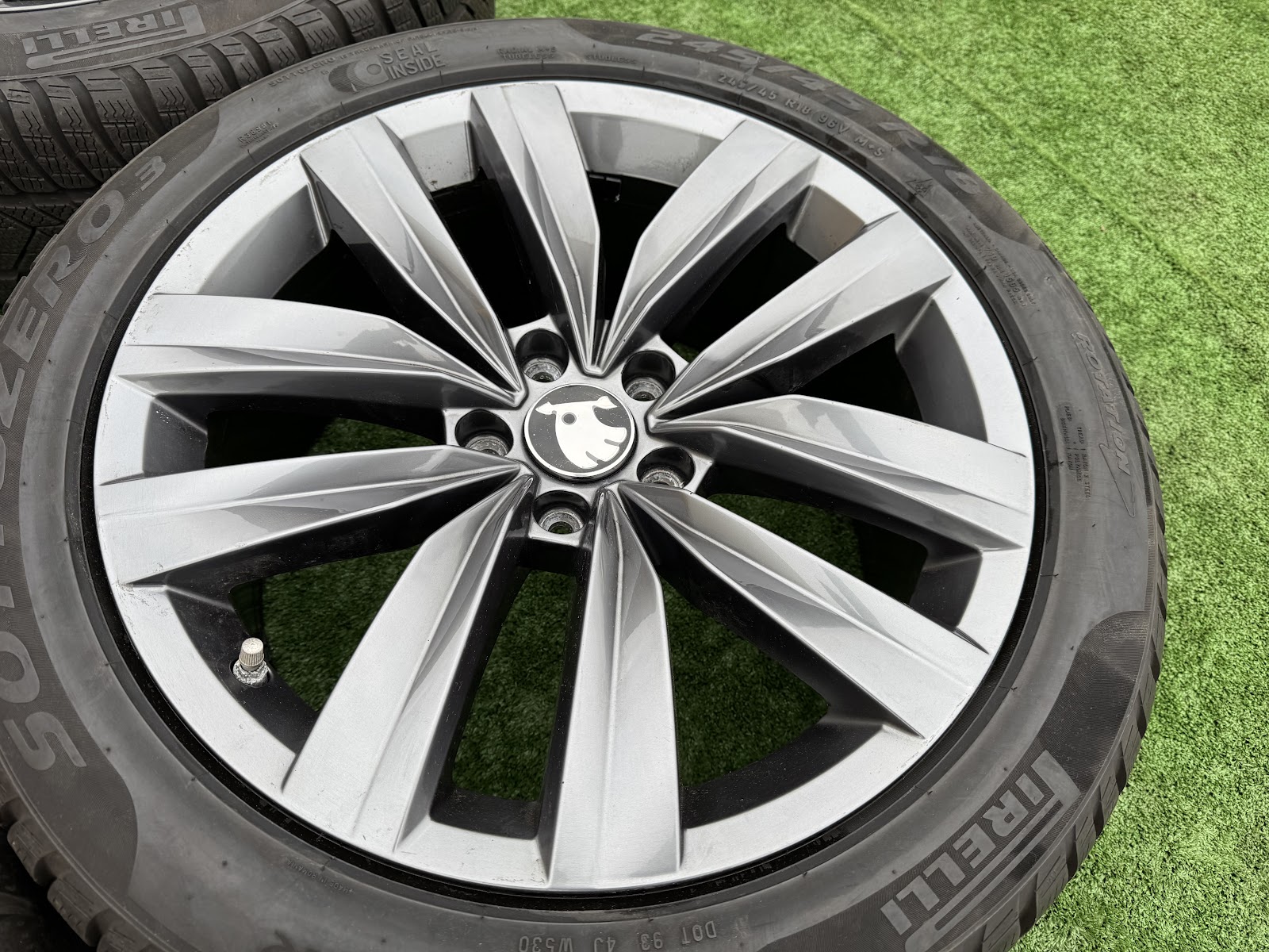 Skoda ORGINALUS - 8J, ET40 - Image 3