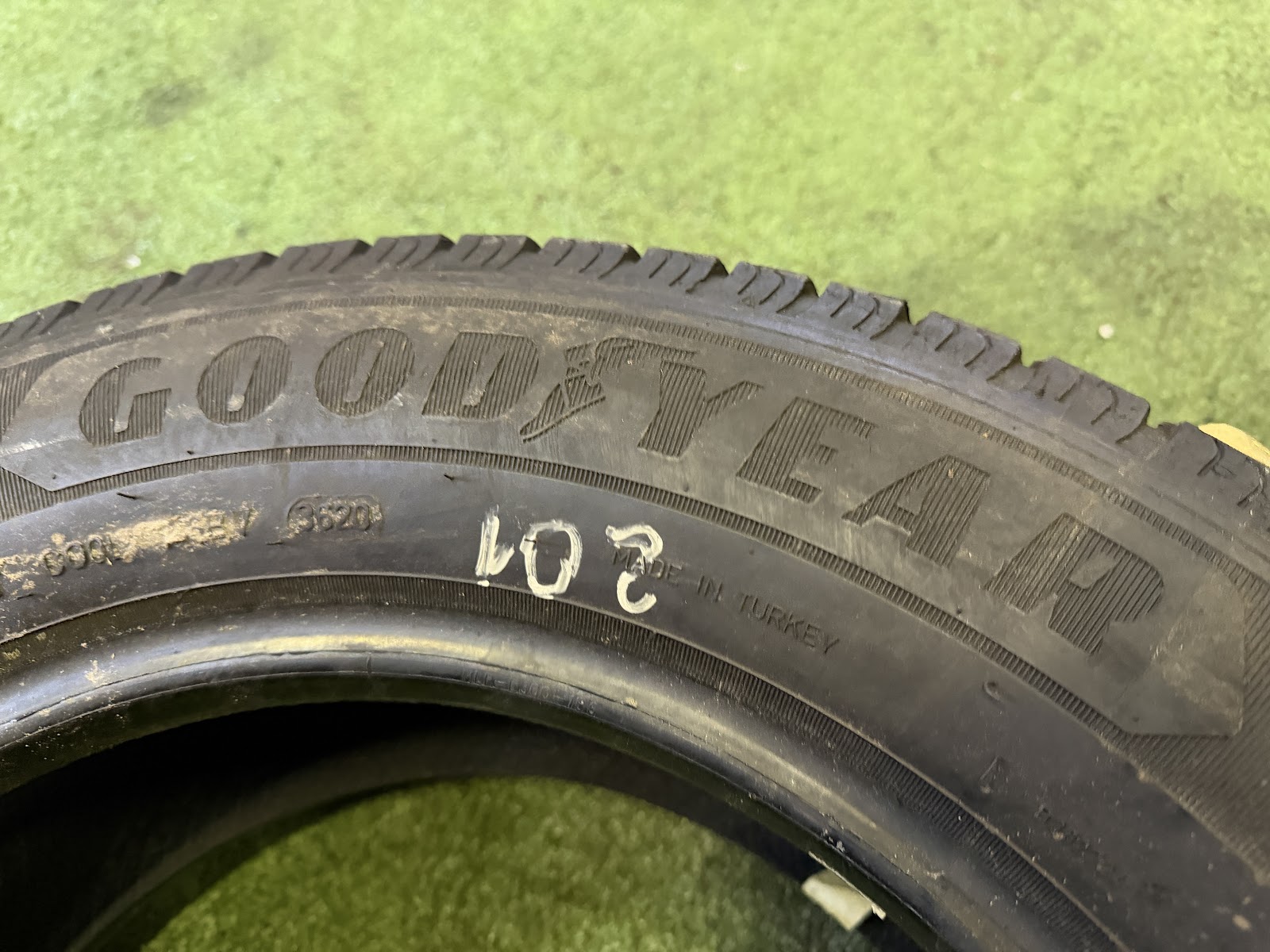 Goodyear 215/65 R16 - Image 7