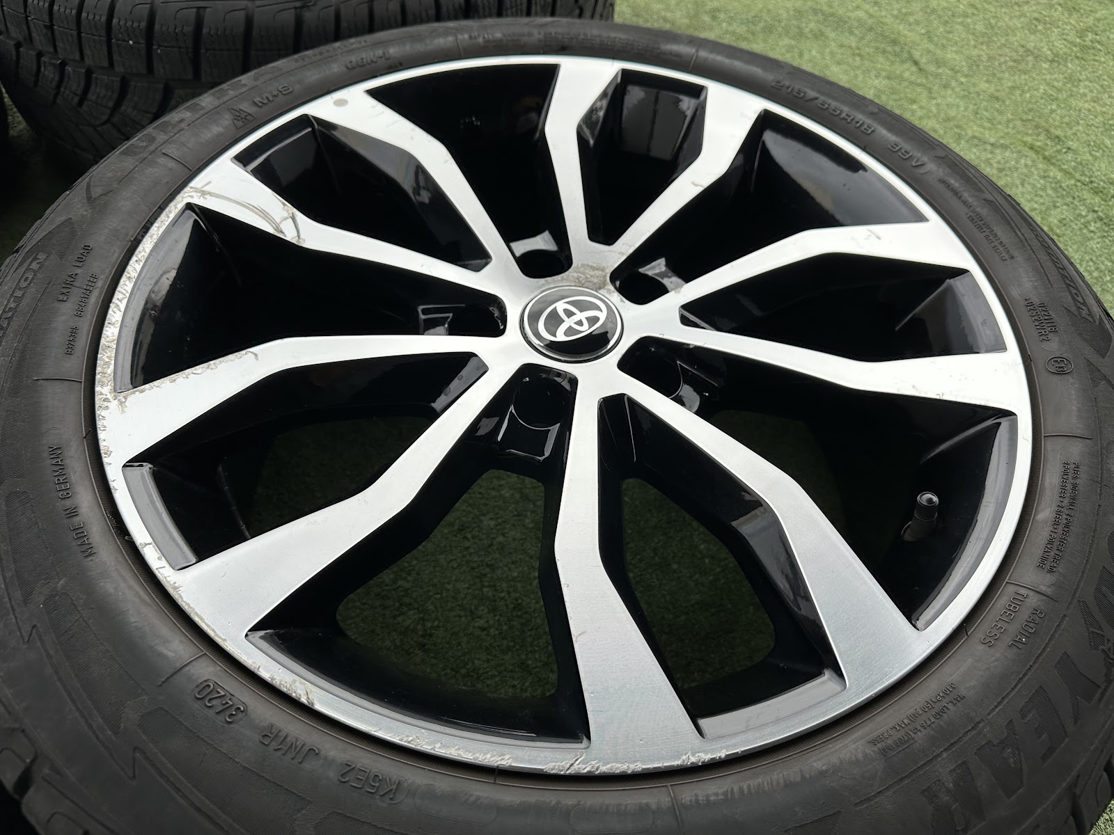 Toyota VOKISKI - 8J, ET35 - Image 2