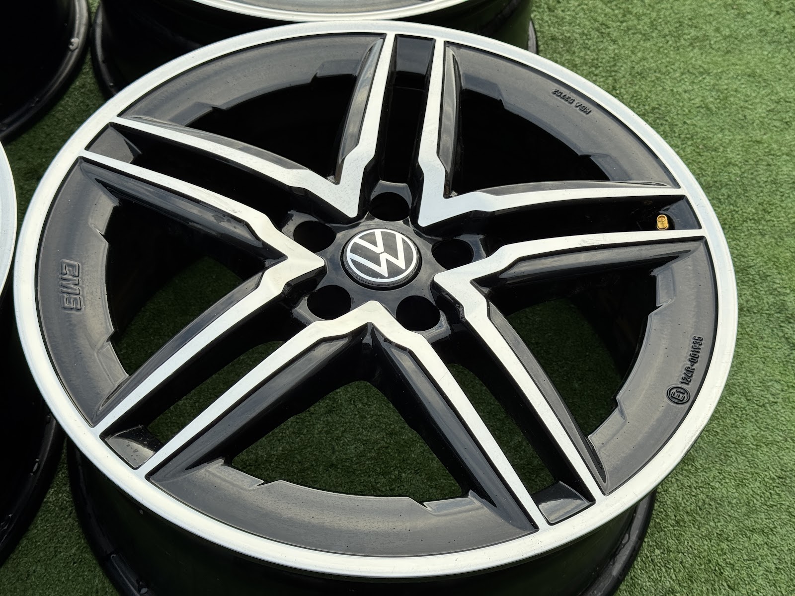 Volkswagen VOKISKI - 8,5J, ET36 - Image 3
