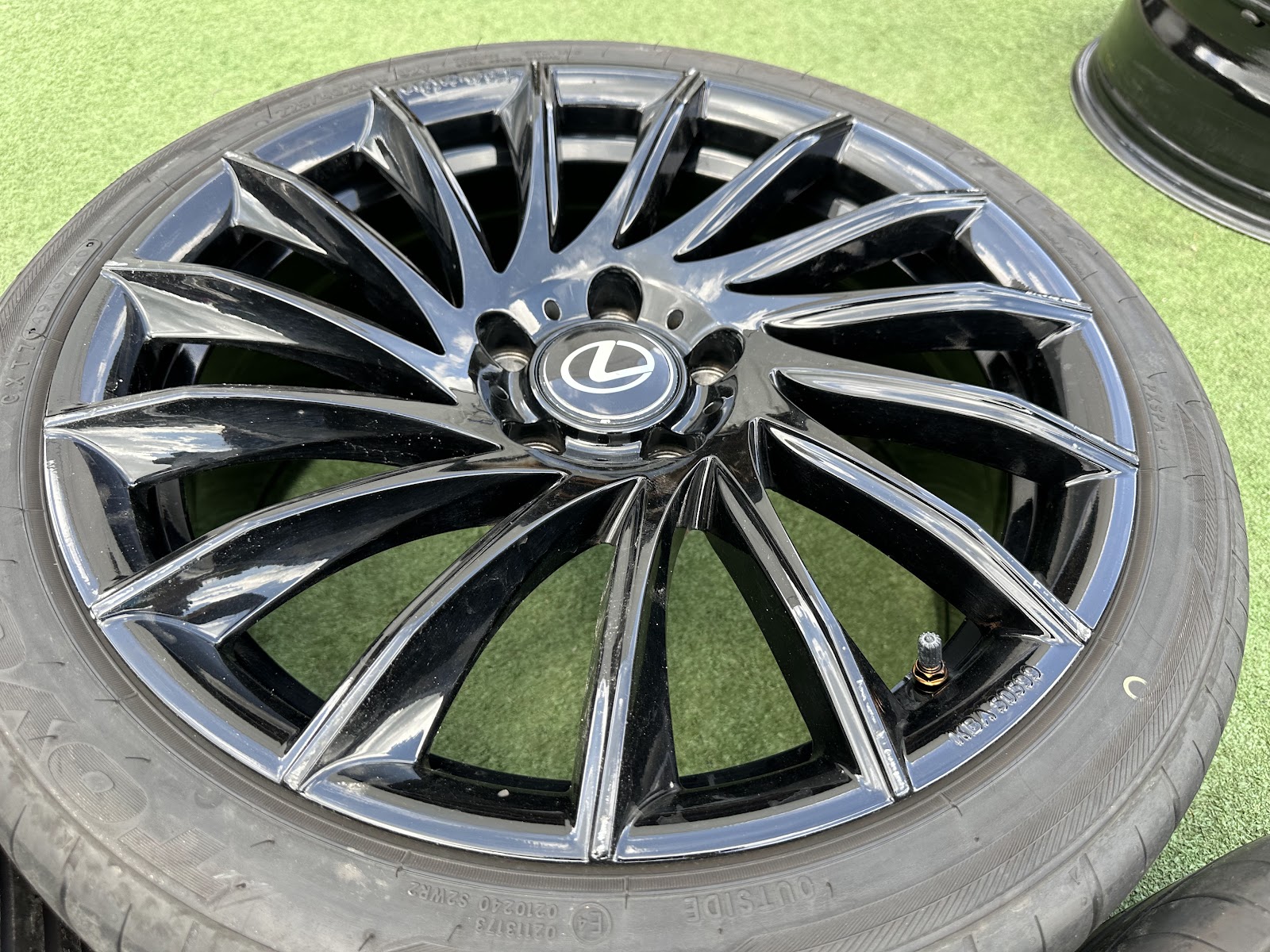 Lexus VOKISKI - 8J, ET40 - Image 4