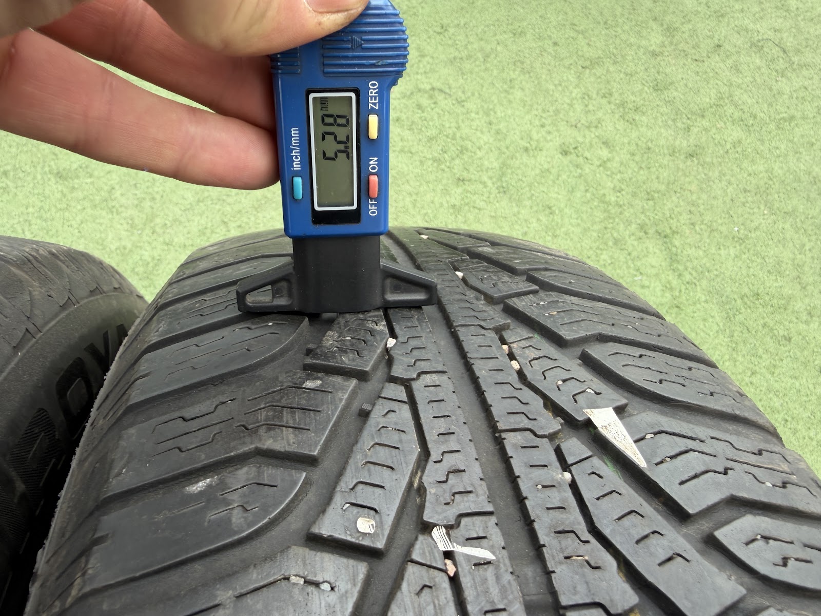 Uniroyal 215/70 R16 - Image 7