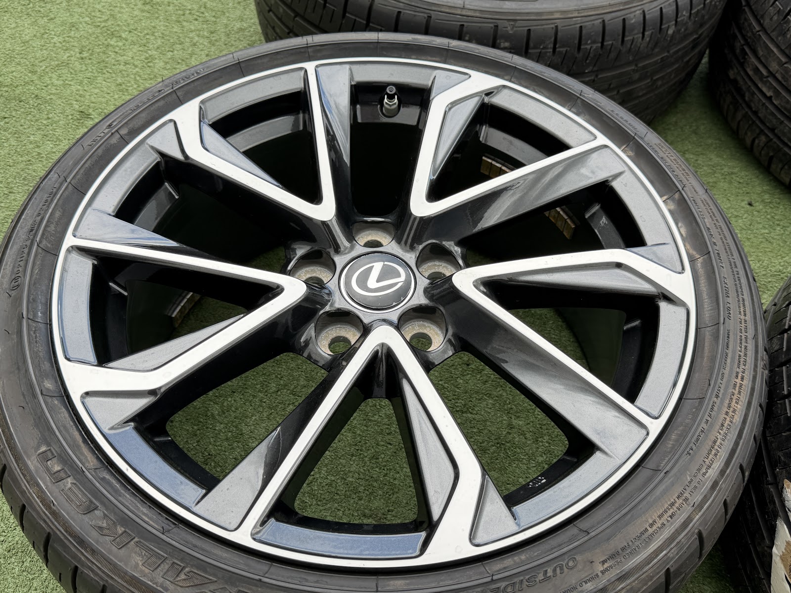 Lexus VOKISKI, 8J, ET40 - Image 2