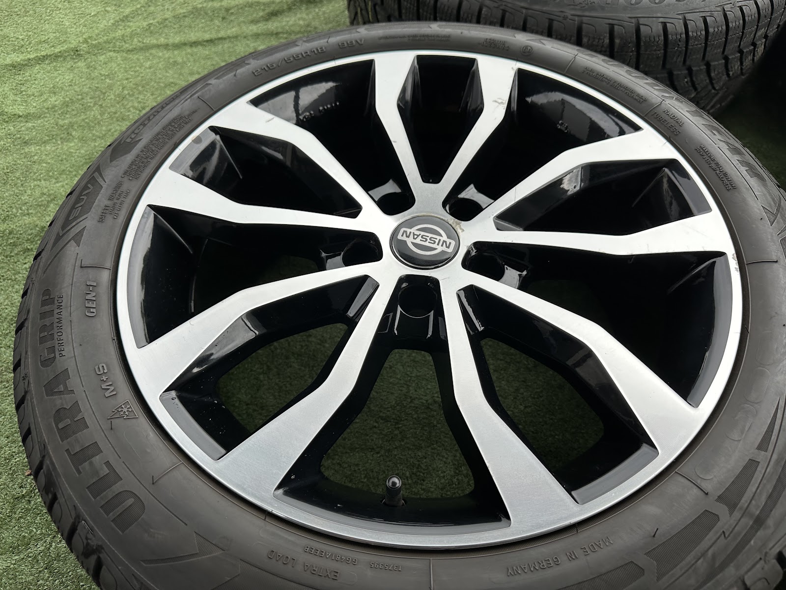 Nissan VOKISKI - 8J, ET35 - Image 2