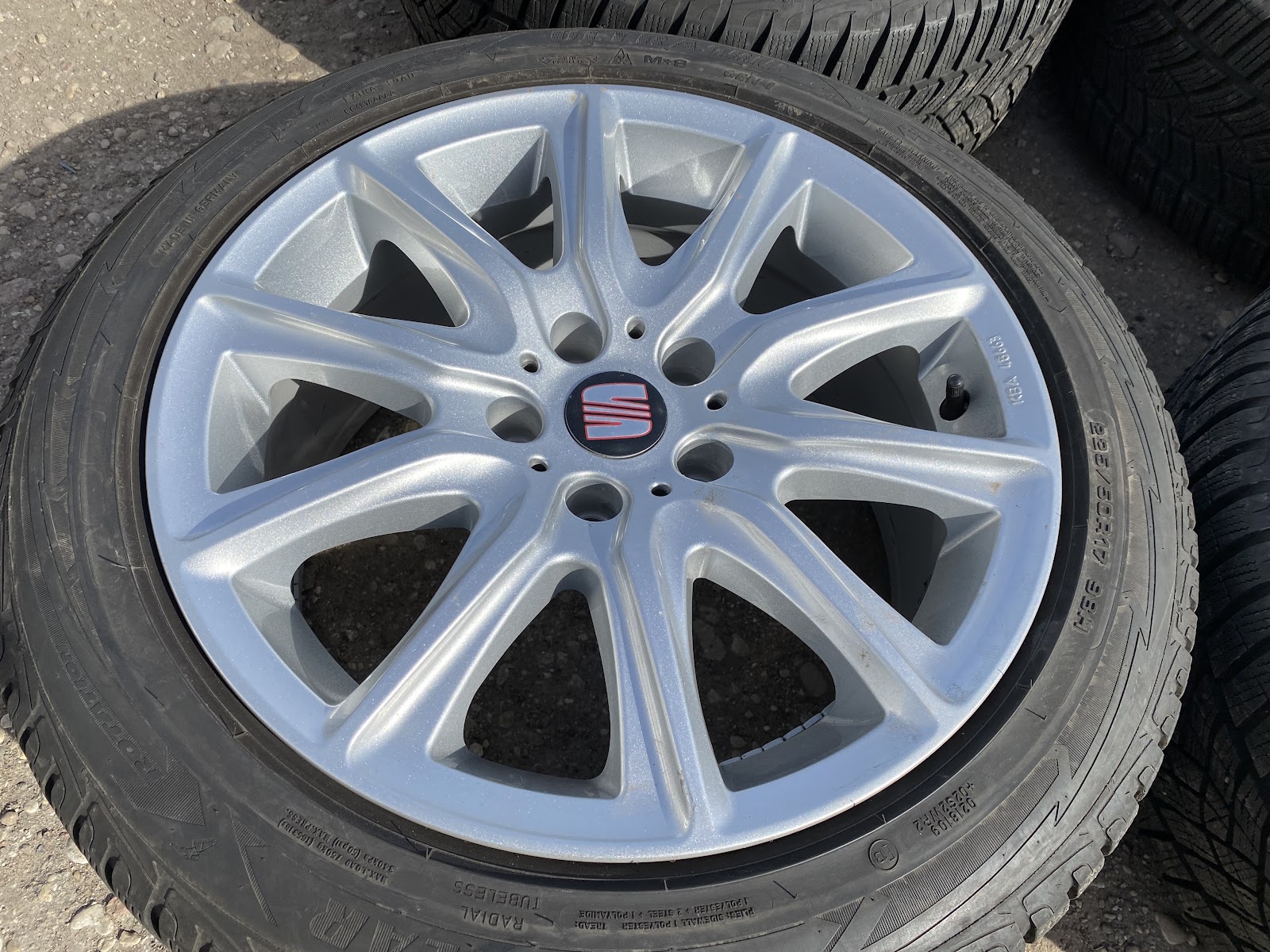 Seat VOKISKI - 8J, ET30 - Image 2