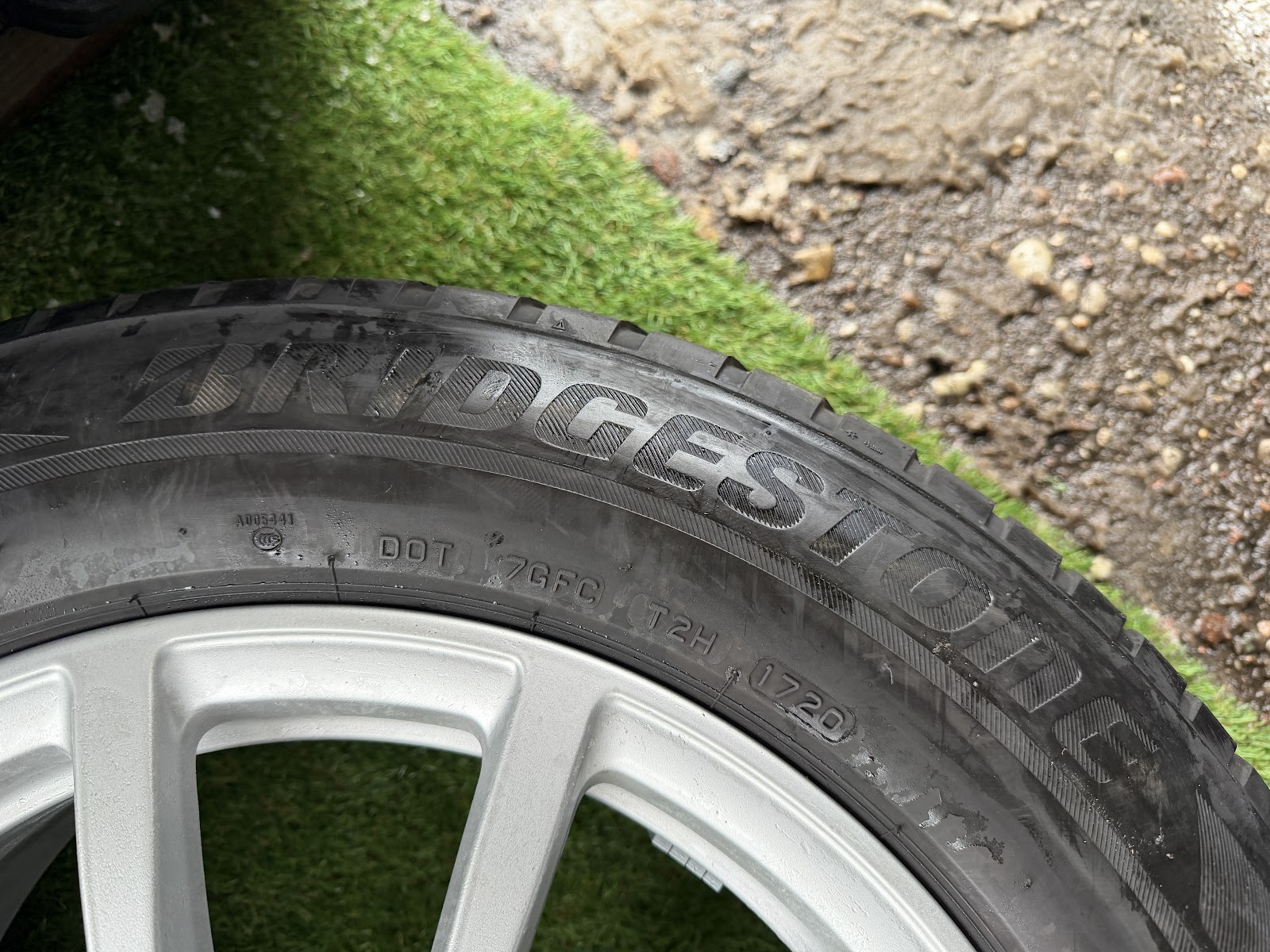Bridgestone 225/60 R17 - Image 10
