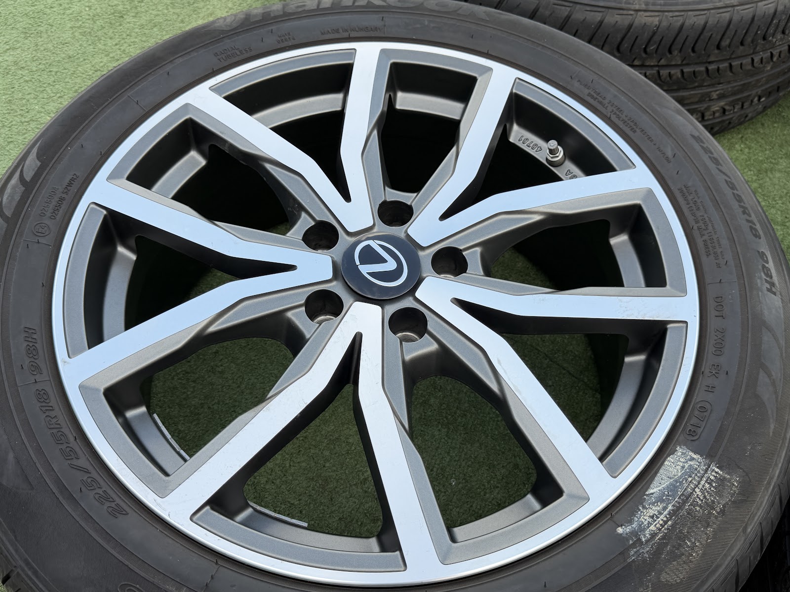 Lexus 8J, ET45 - Image 2