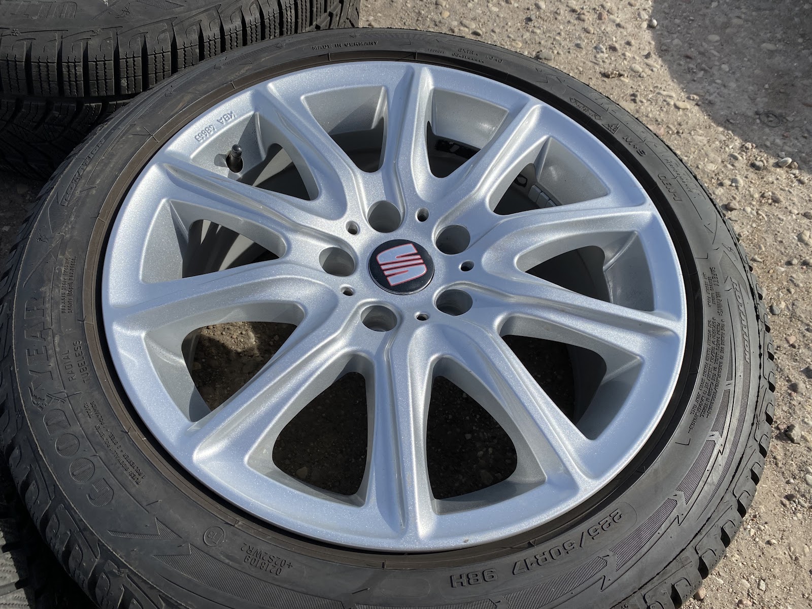 Seat VOKISKI - 8J, ET30 - Image 3