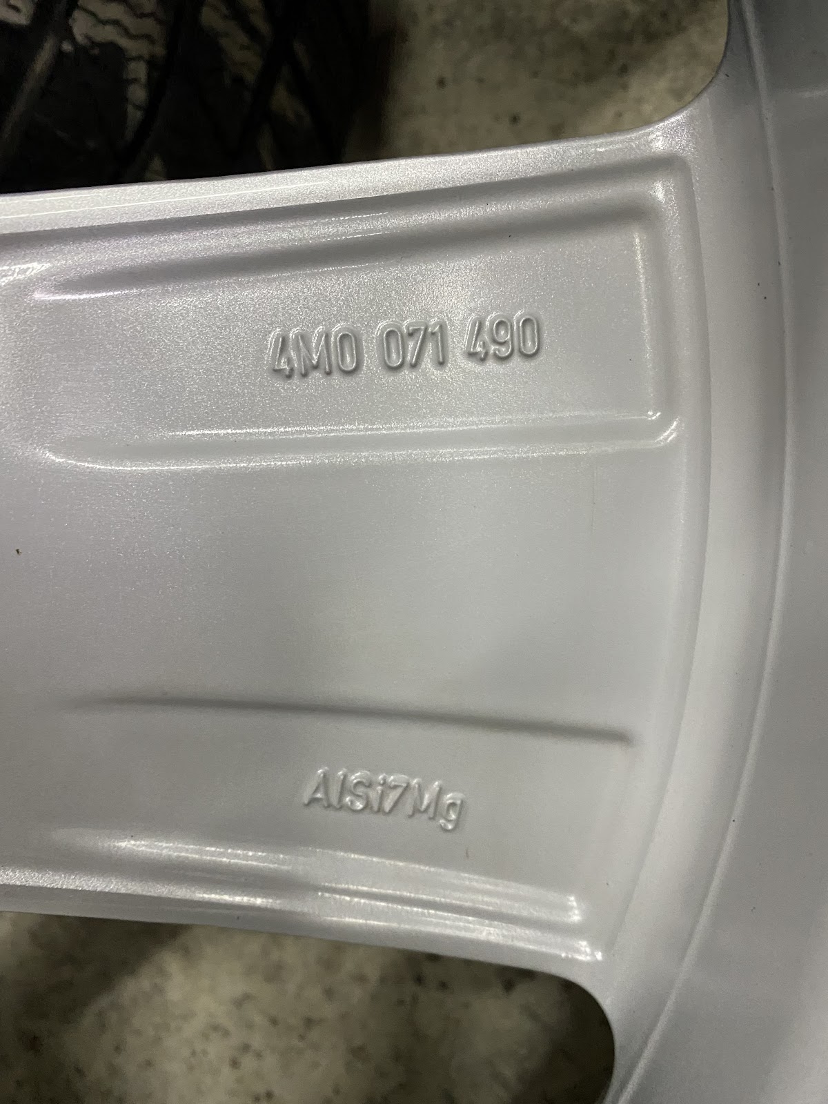 Audi Q7 / Q5 - 8J, ET28 - Image 8
