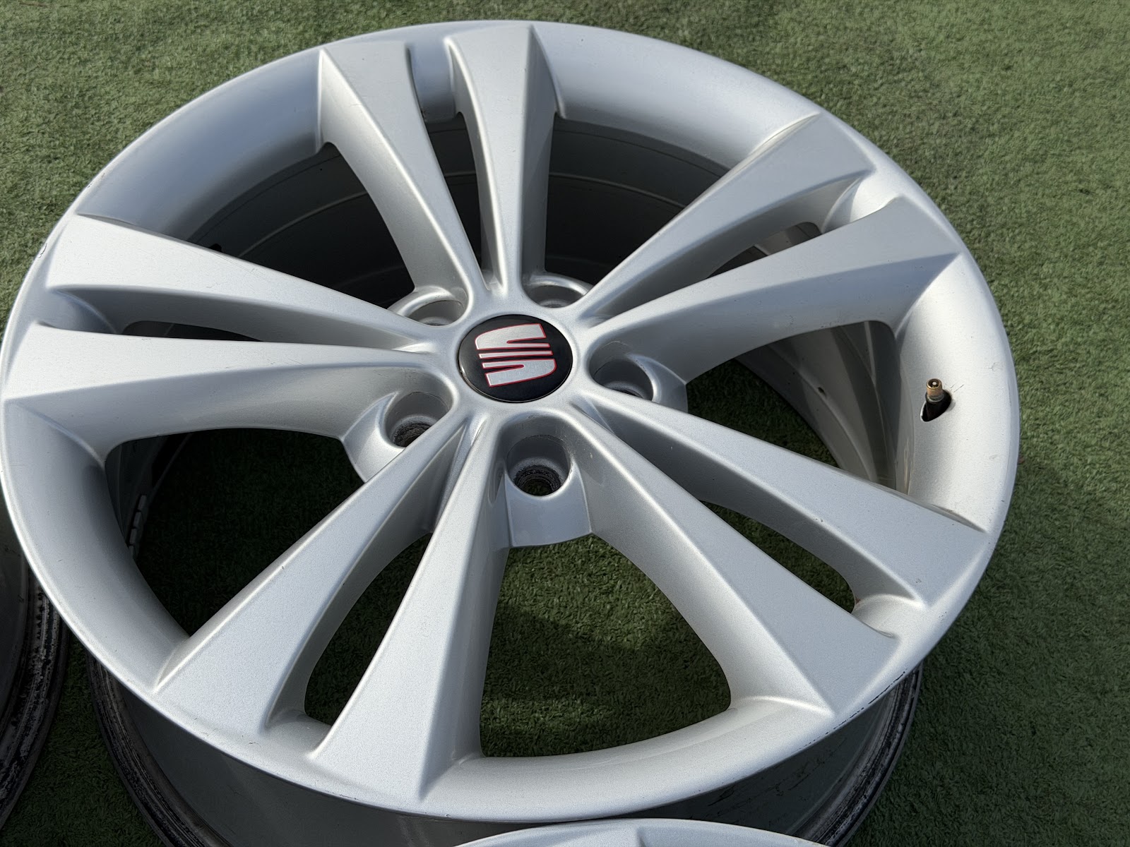 Seat VOKISKI - 7.5J, ET51 - Image 4