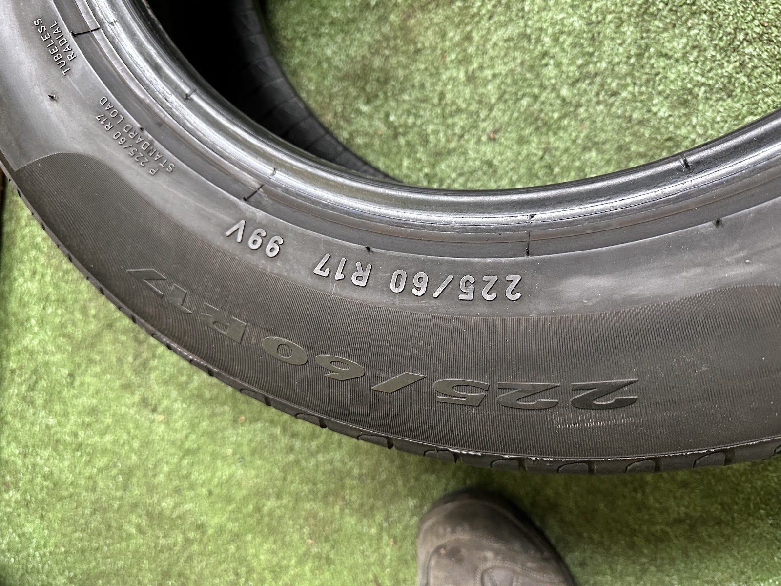 Pirelli 225/60 R17 - Image 9