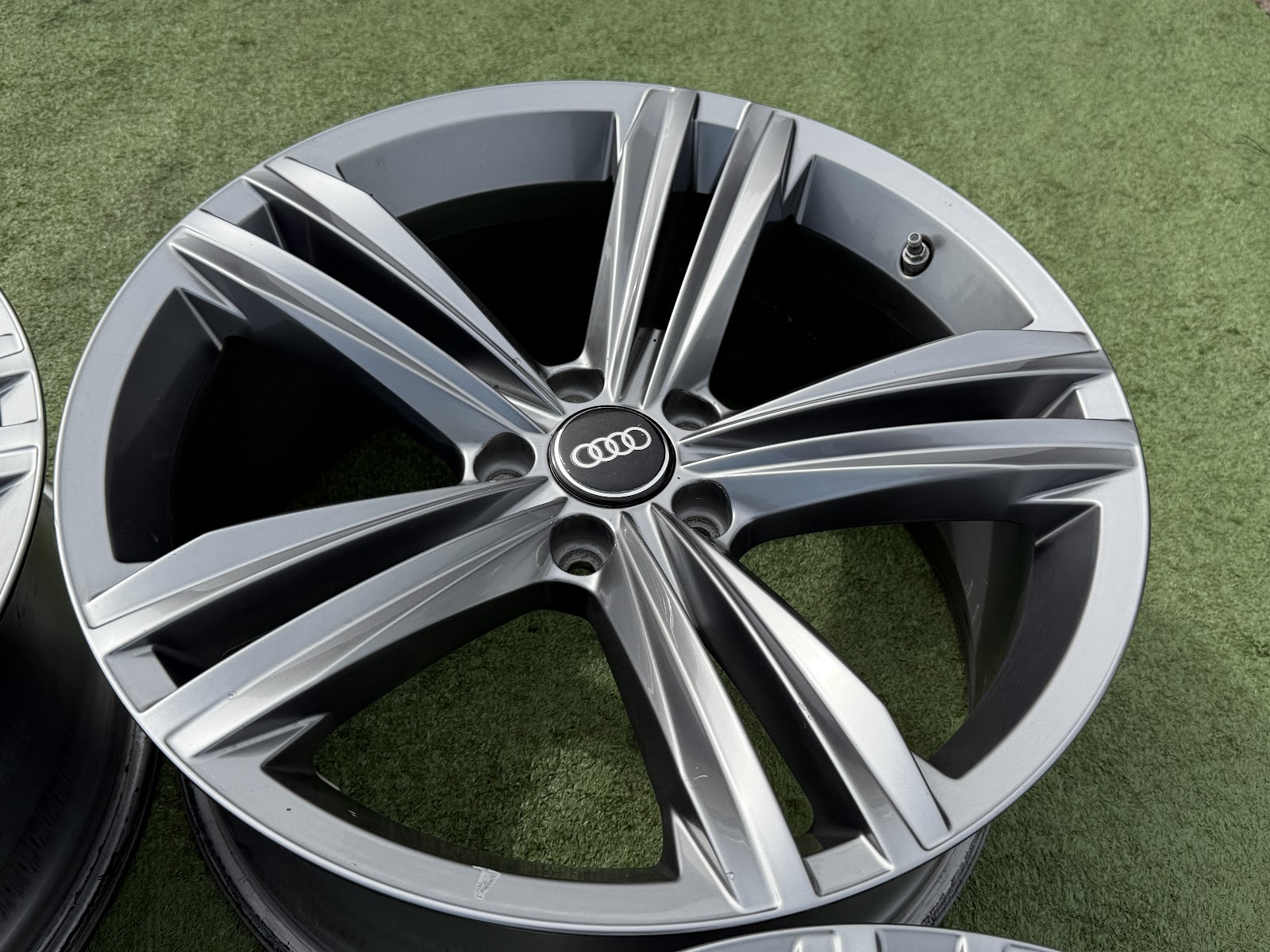 Audi Q5 / Q7 / A5 - 8,5J, ET28 - Image 4