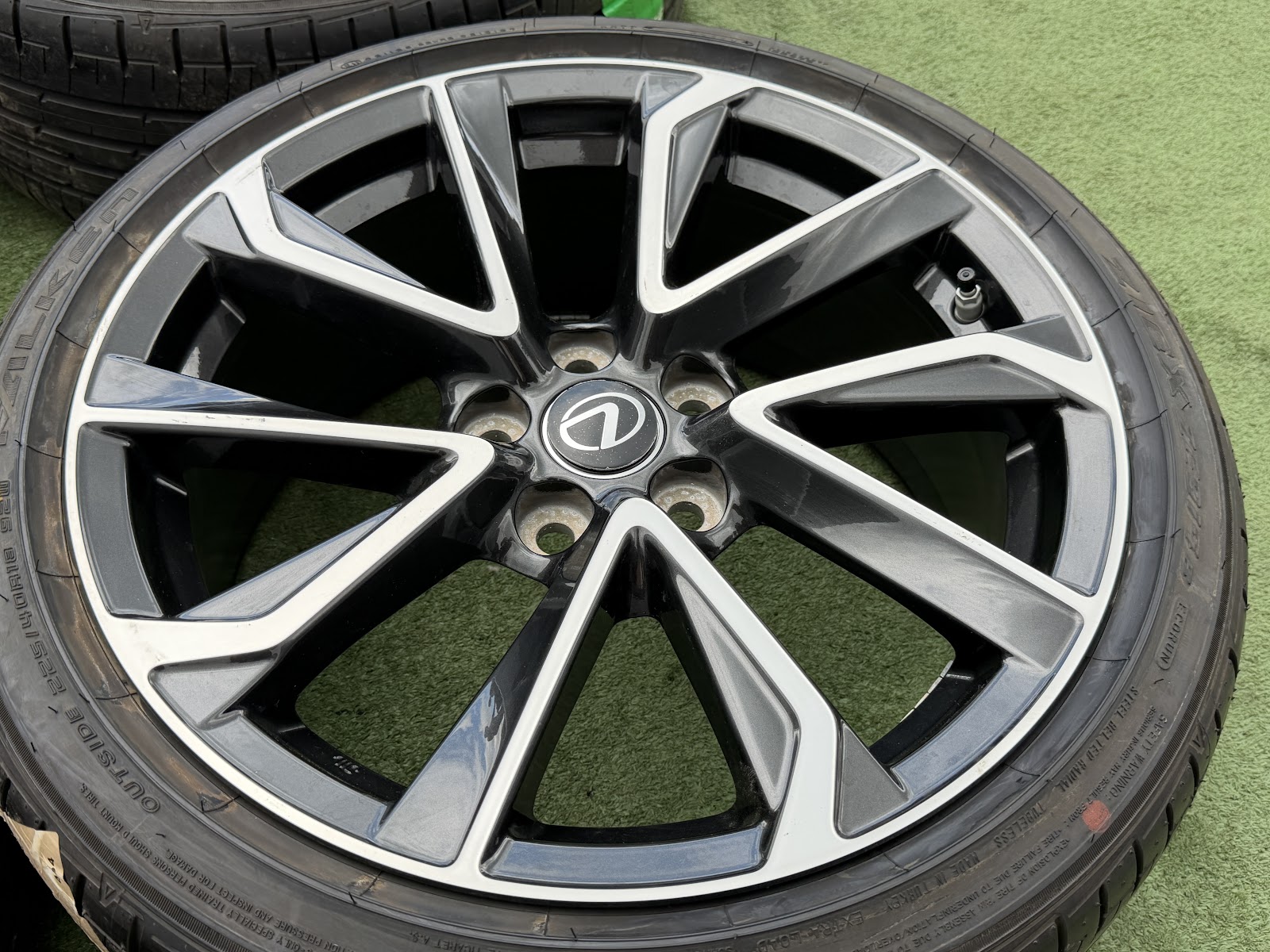 Lexus VOKISKI, 8J, ET40 - Image 3
