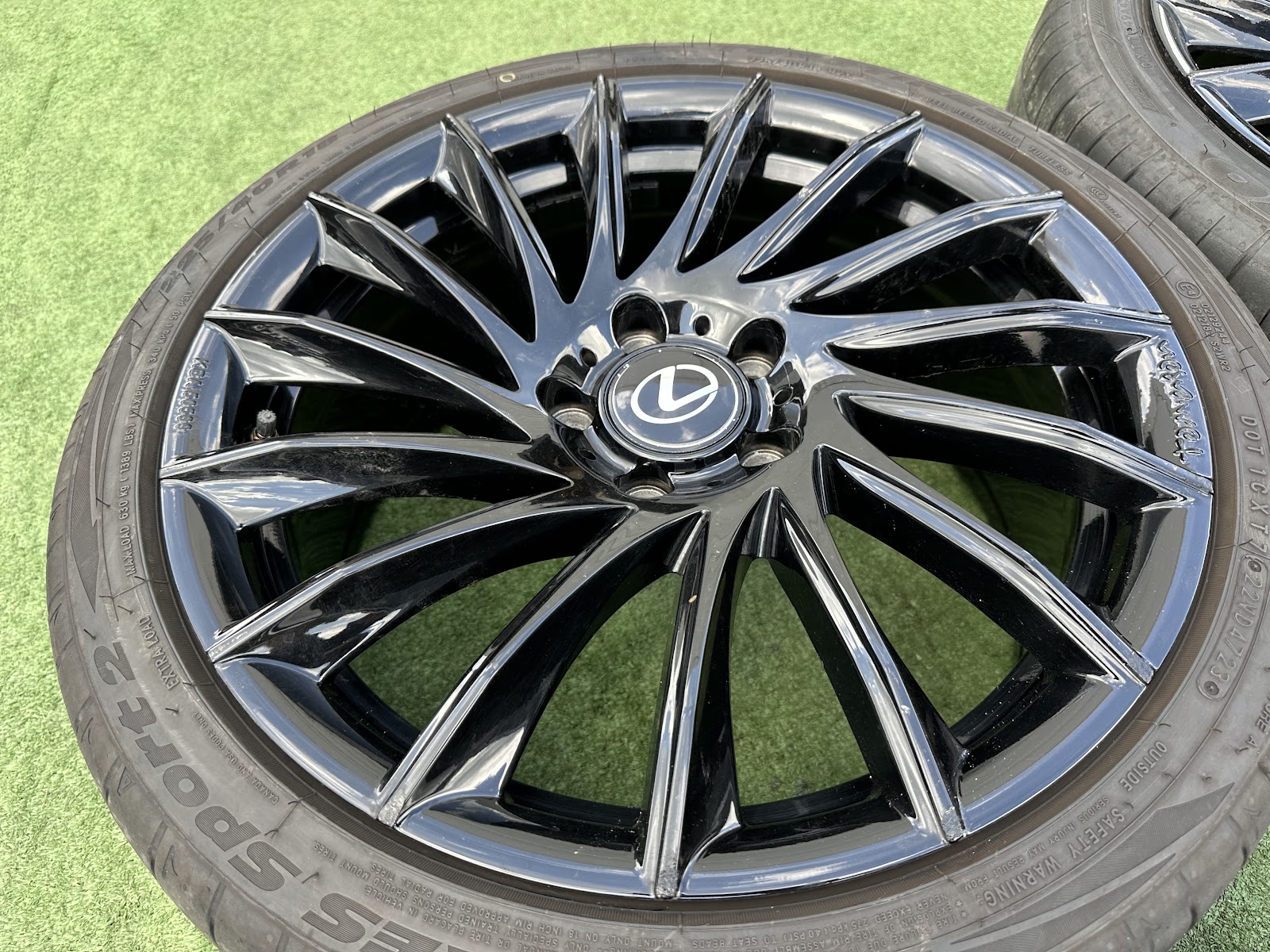 Lexus VOKISKI - 8J, ET40 - Image 5