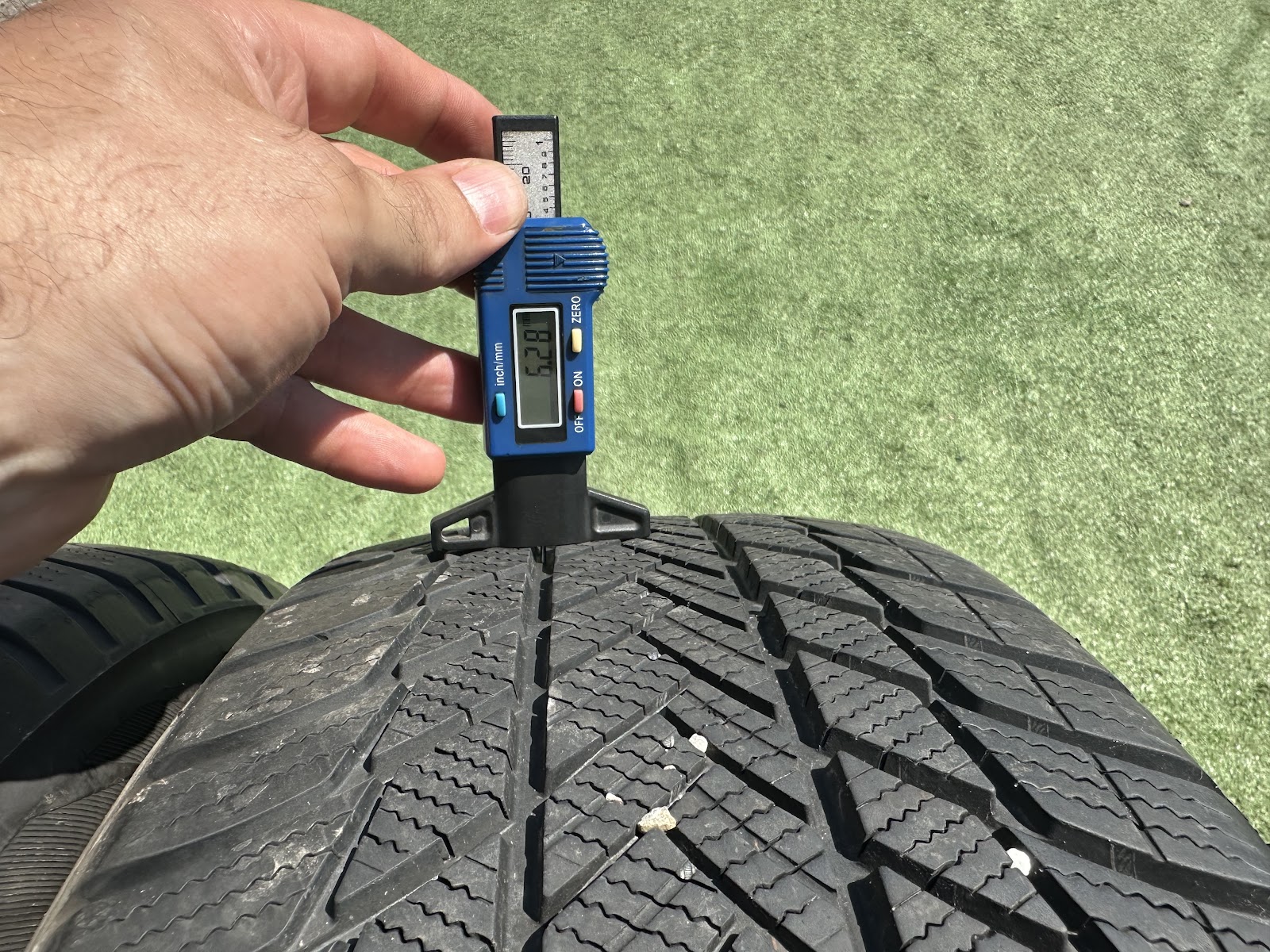 Bridgestone 225/60 R17 - Image 3