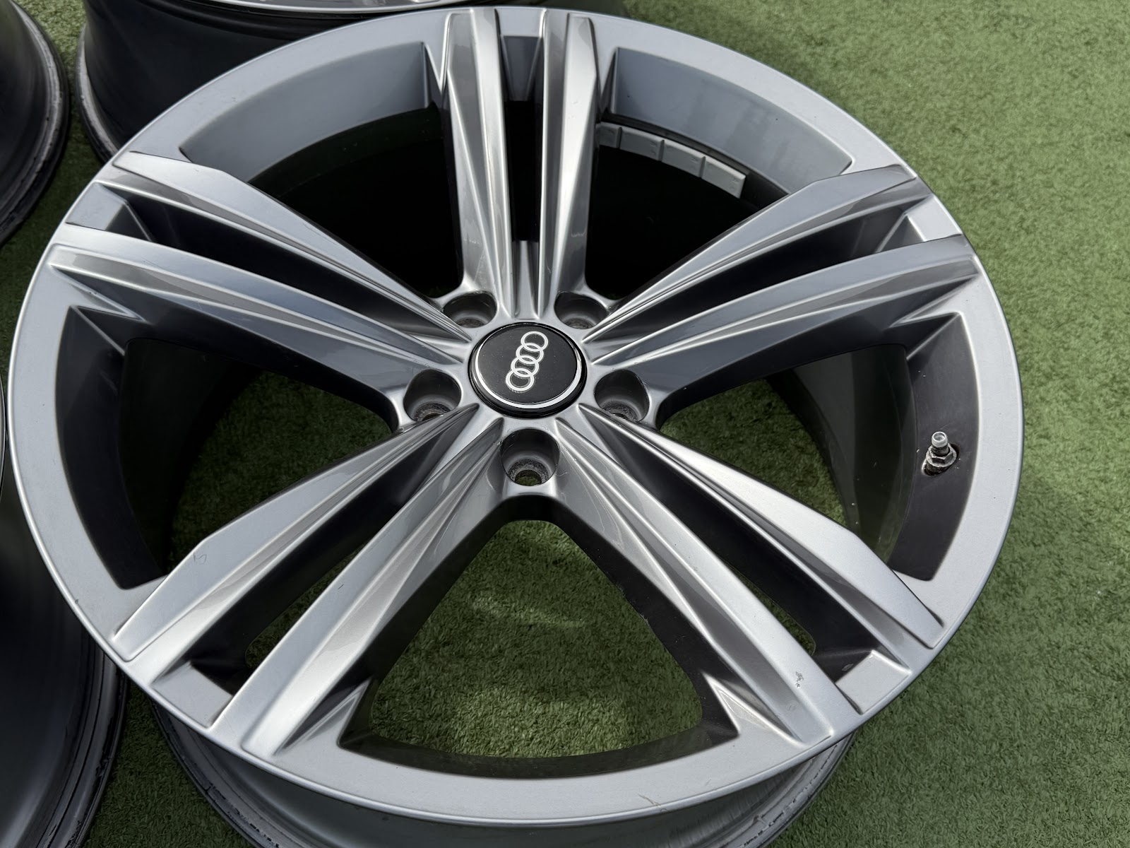 Audi Q5 / Q7 / A5 - 8,5J, ET28 - Image 3