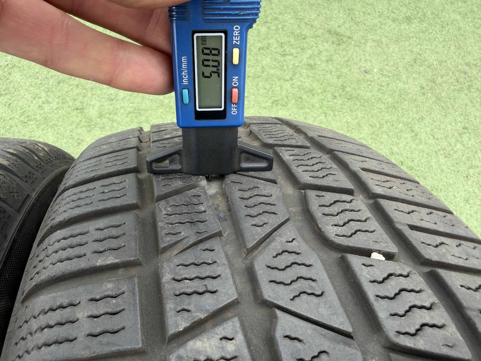 Continental 215/60 R16 - Image 7