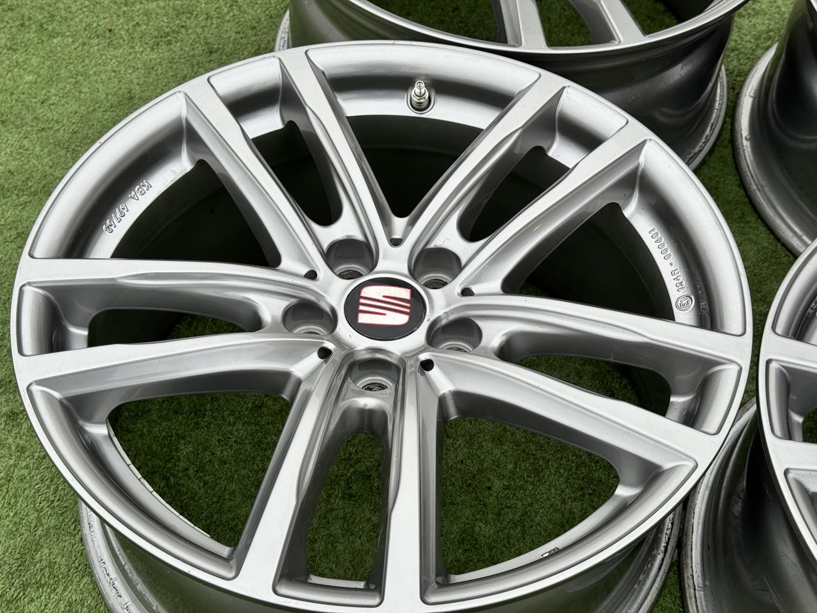 Seat VOKISKI - 7J, ET22 - Image 2