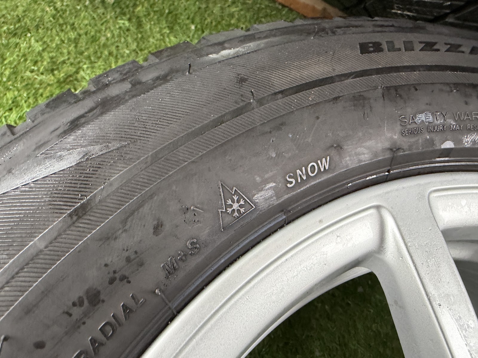 Bridgestone 225/60 R17 - Image 9