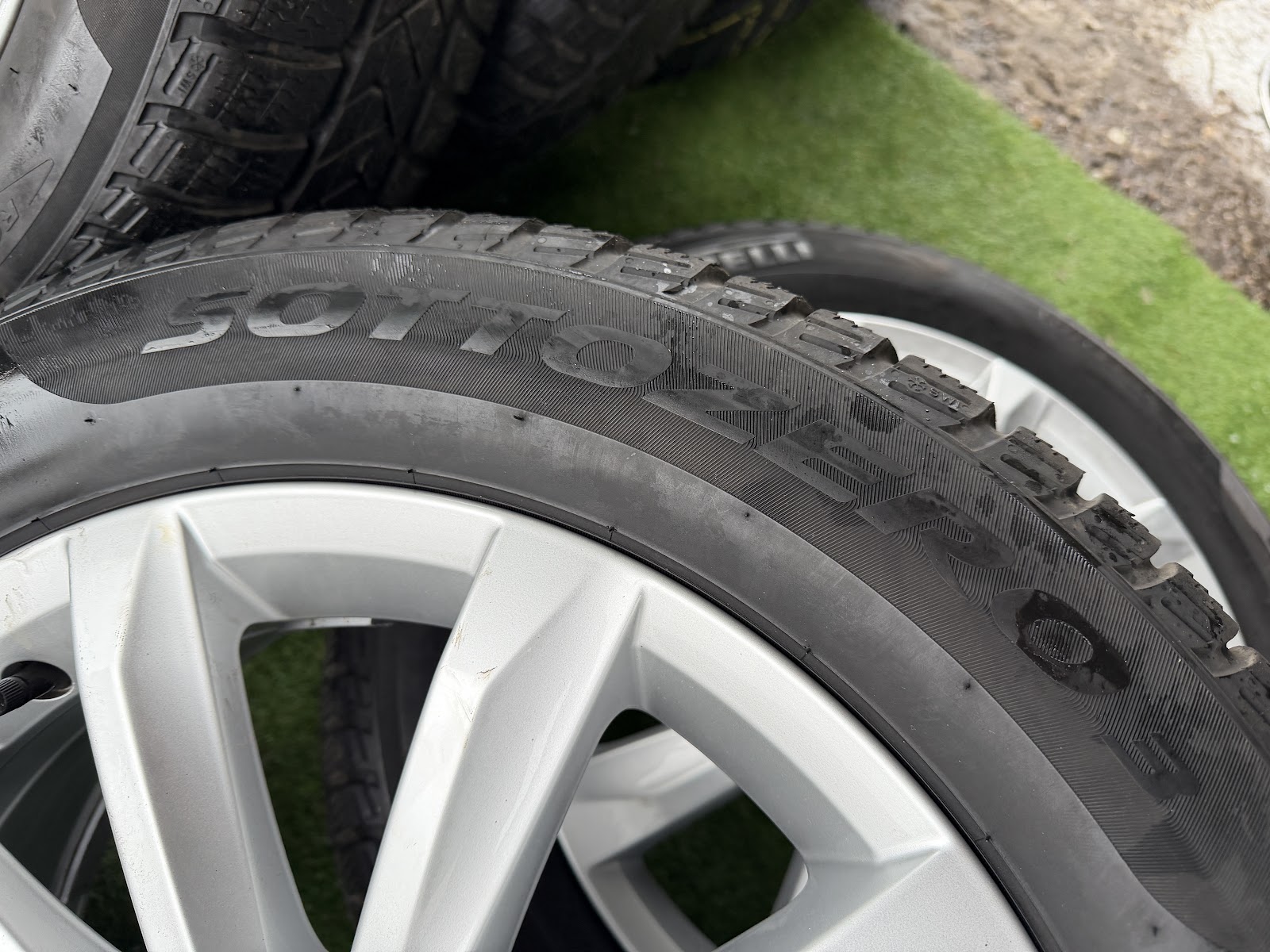 Pirelli 215/55 R17 - Image 8