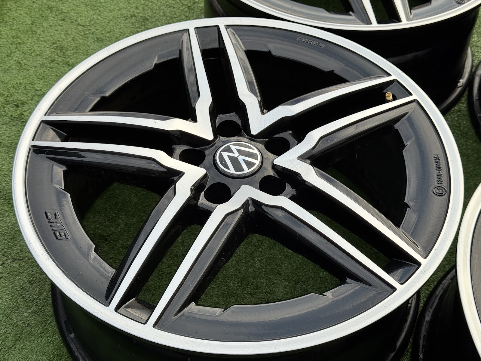 Volkswagen VOKISKI - 8,5J, ET36 - Image 2