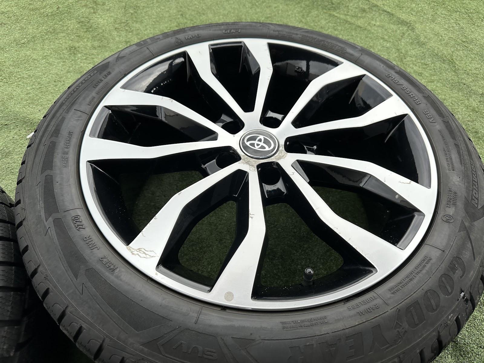 Toyota VOKISKI - 8J, ET35 - Image 4