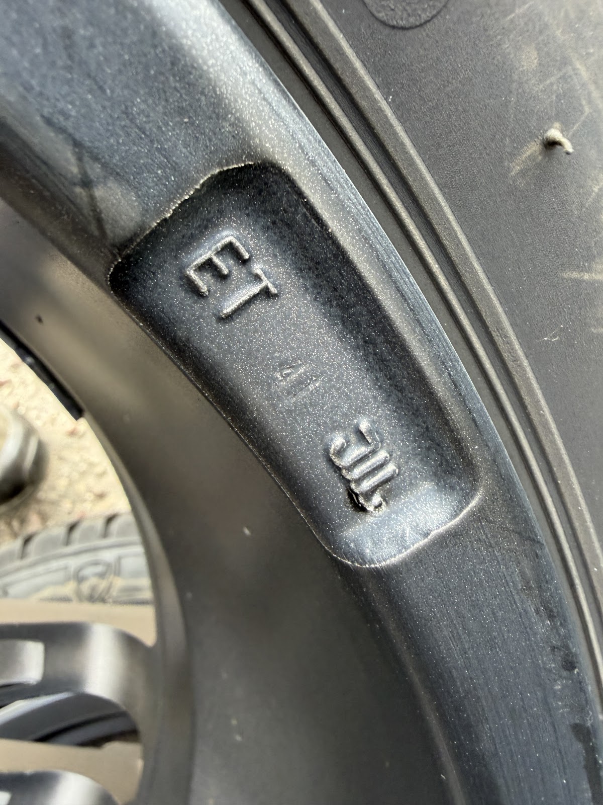 Dunlop 225/50 R17 - Image 19