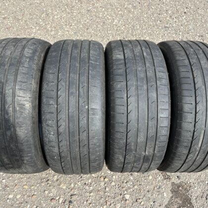 Toyo 245/40 R19