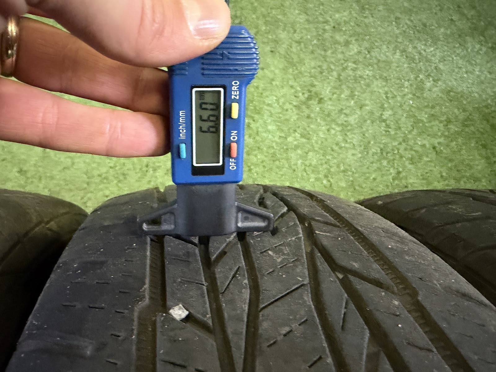 Continental 215/65 R16 - Image 6