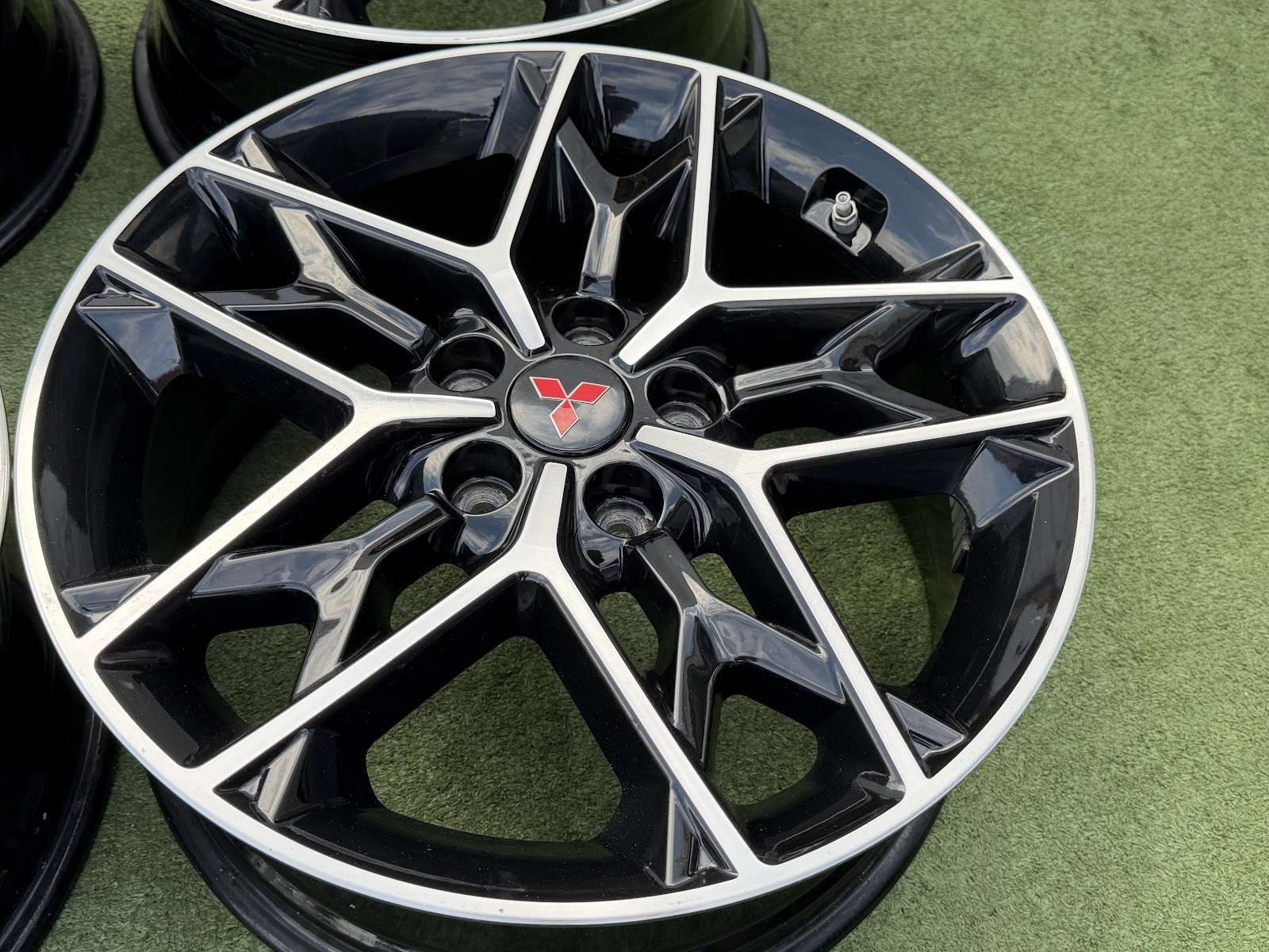 Mitsubishi 7.5J ET52 - Image 3