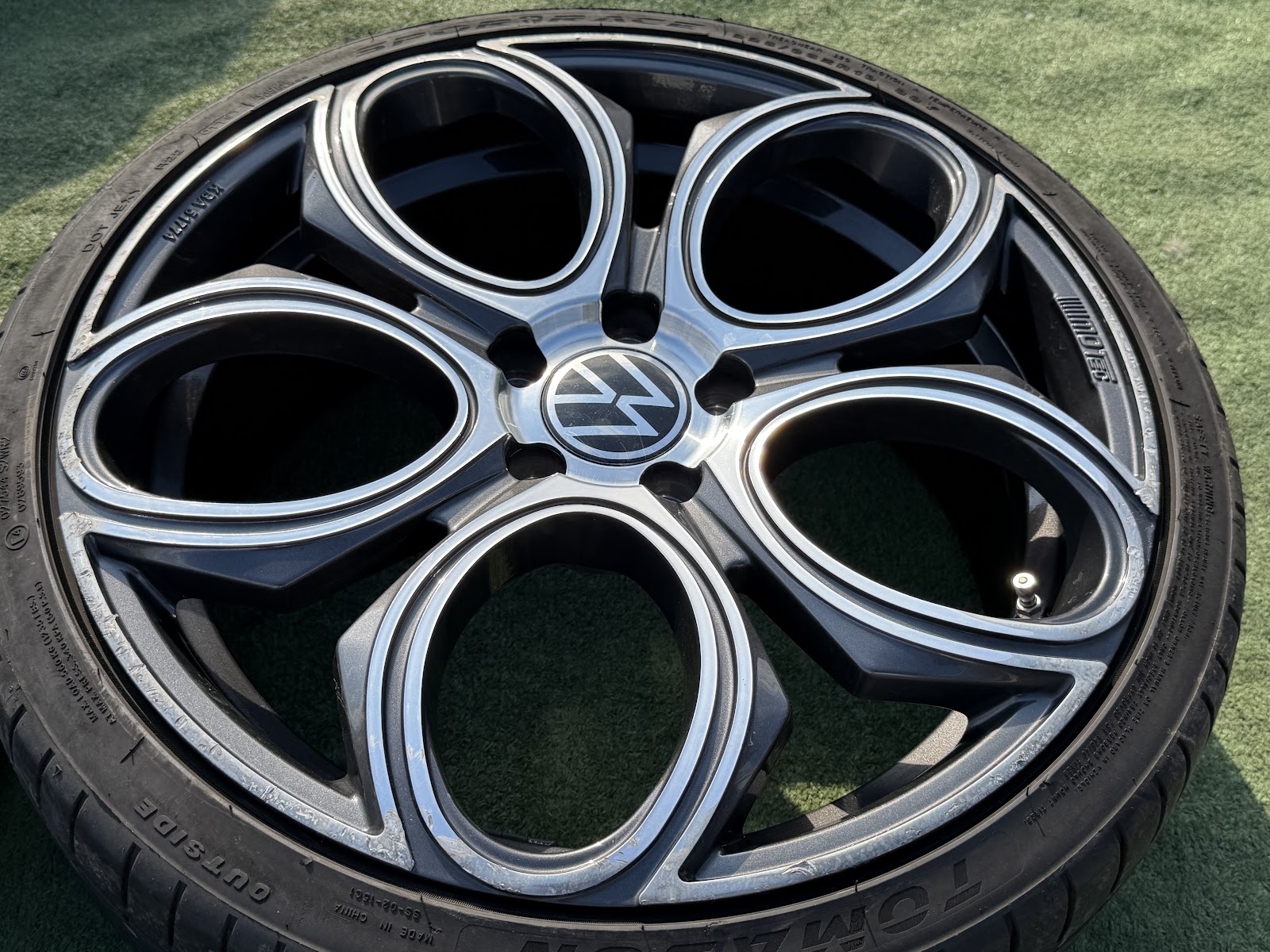 Volkswagen VOKISKI - 8J, ET48 - Image 4