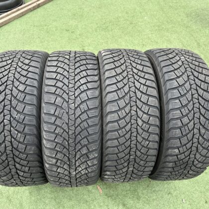 Kumho 235/45 R18