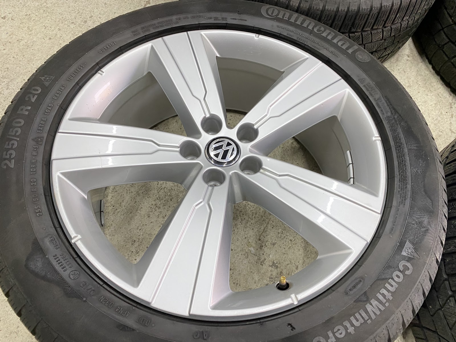 Volkswagen ORGINALUS - 8J, ET28 - Image 2
