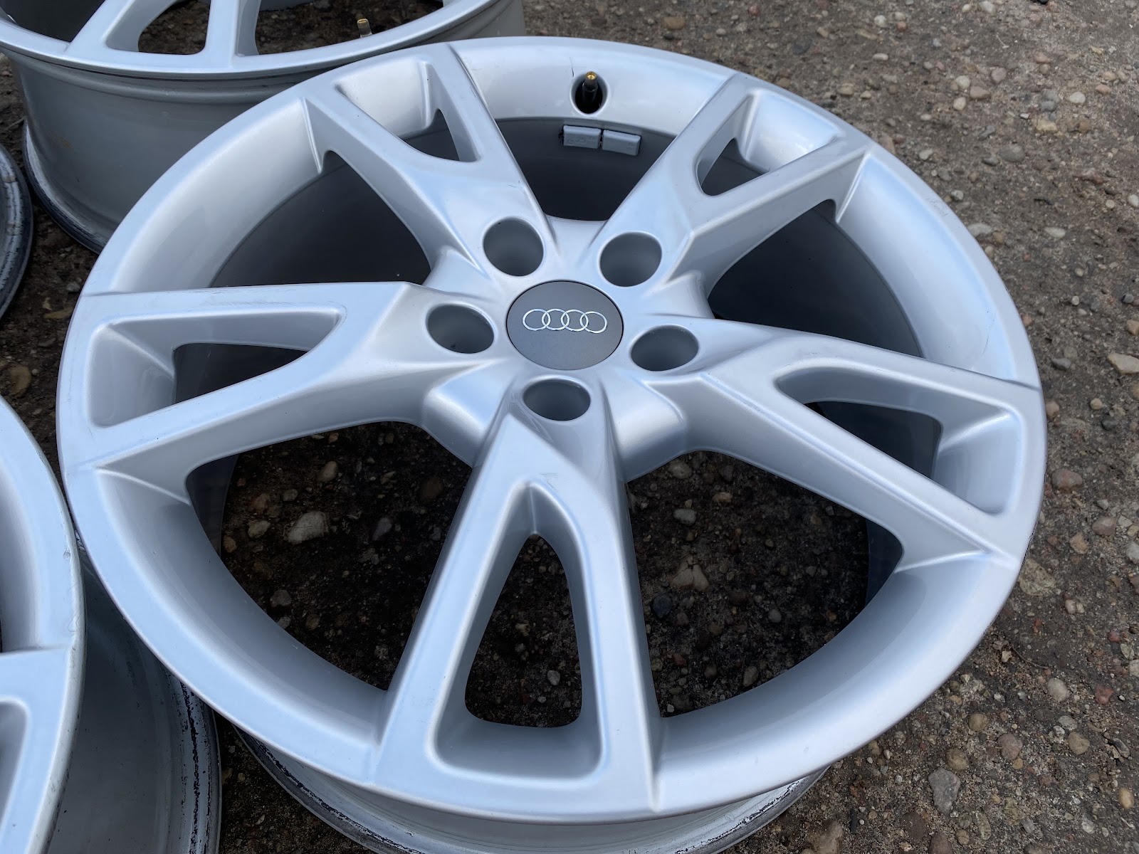 Audi ORGINALUS - 7J, ET38 - Image 3