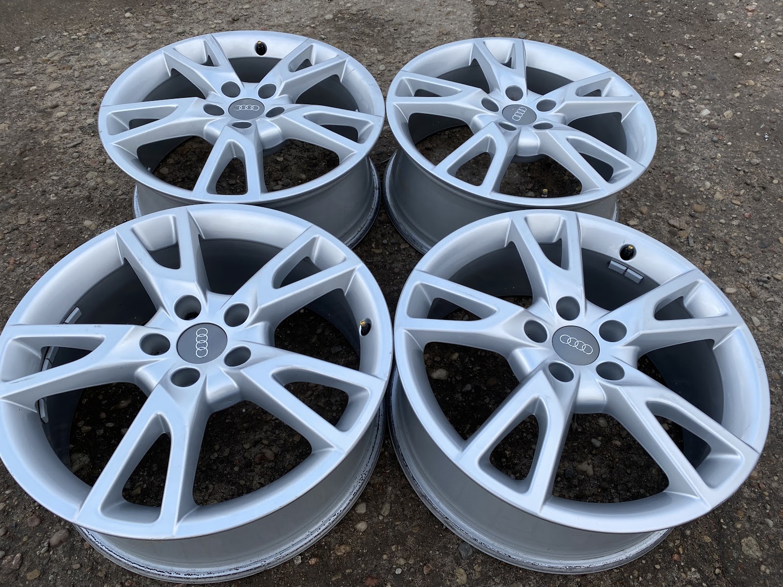 Audi ORGINALUS - 7J, ET38