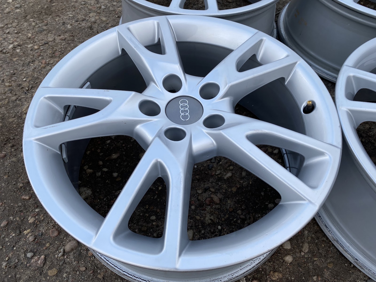 Audi ORGINALUS - 7J, ET38 - Image 2