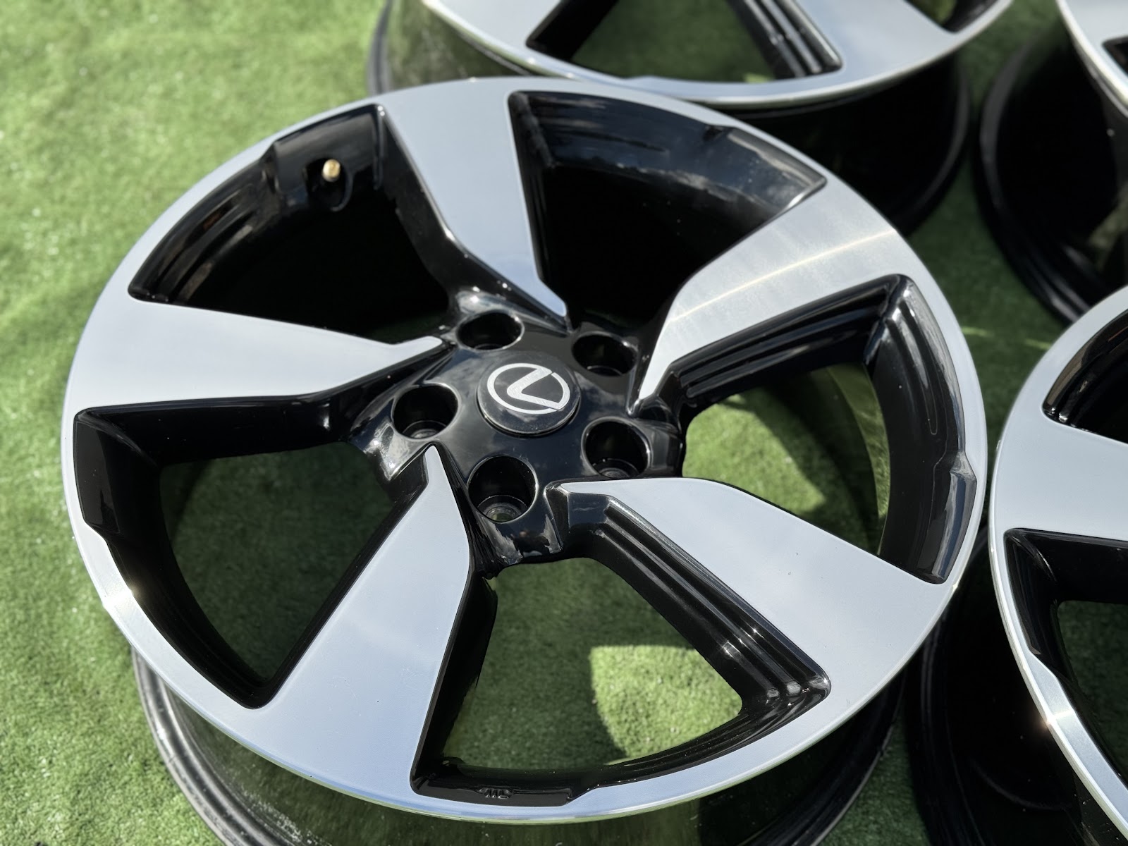 Lexus ORGINALUS - 7J, ET40 - Image 2