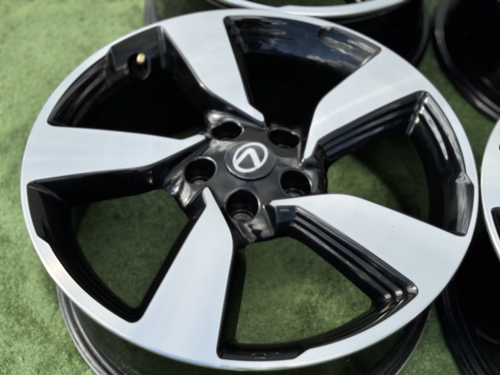 Lexus ORGINALUS - 7J, ET40 - Image 2