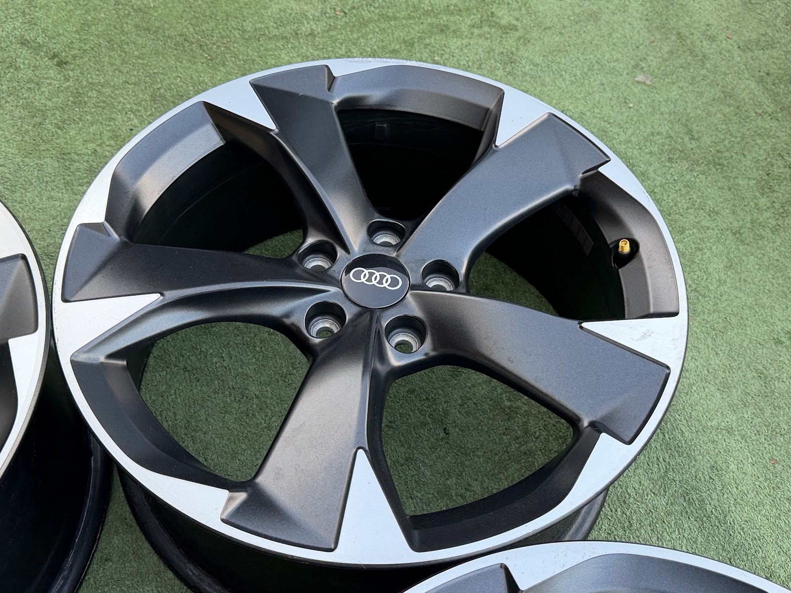 Audi Vokiski, 7.5J, ET46 - Image 4
