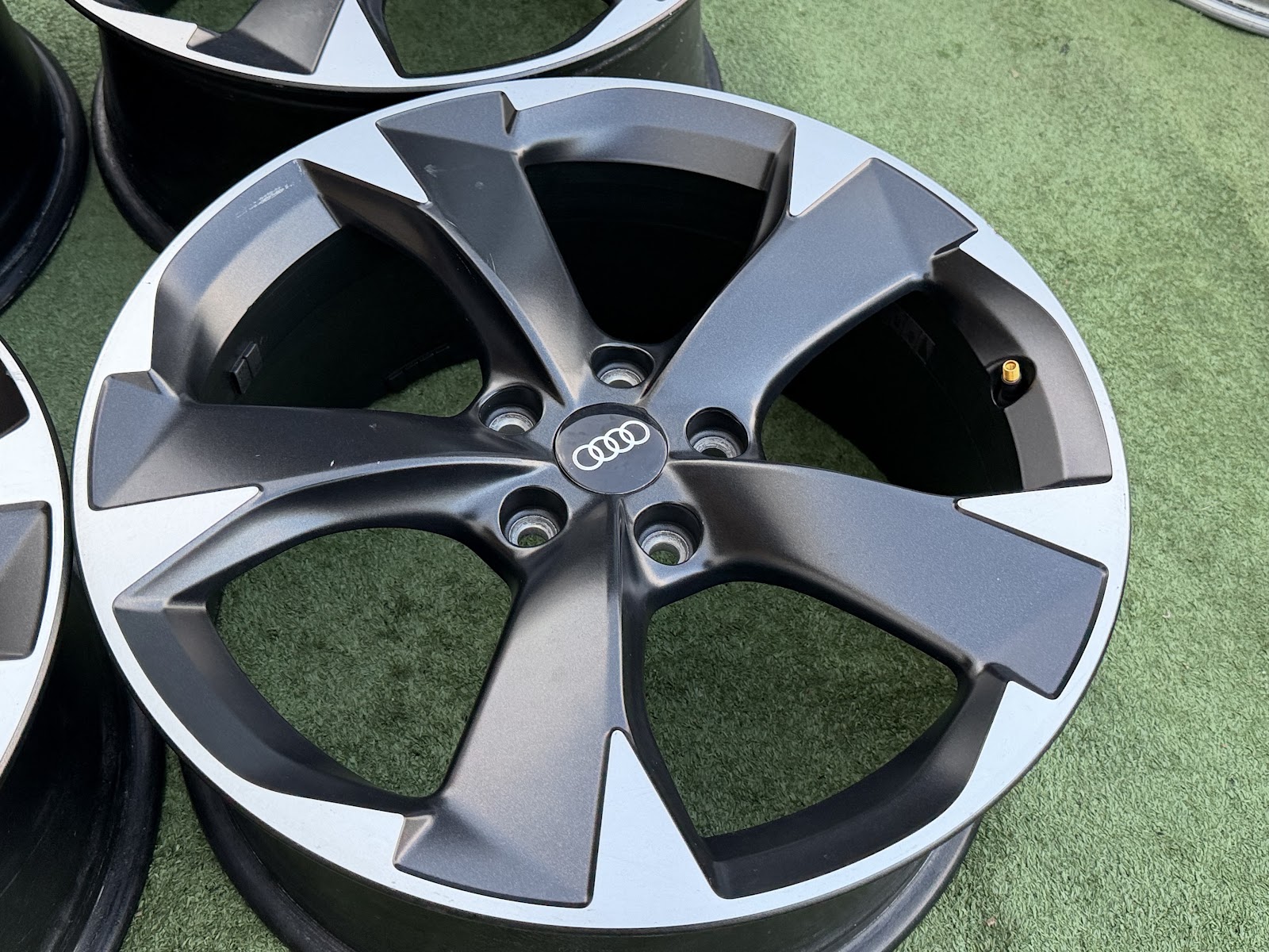 Audi Vokiski, 7.5J, ET46 - Image 3