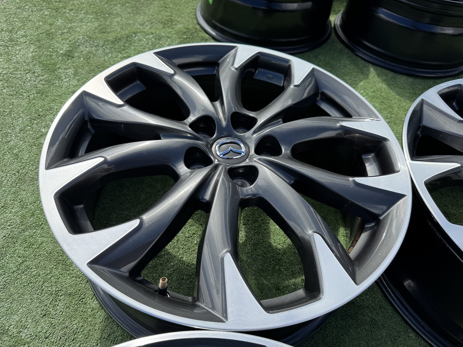 Mazda ORGINALUS - 7J, ET50 - Image 2