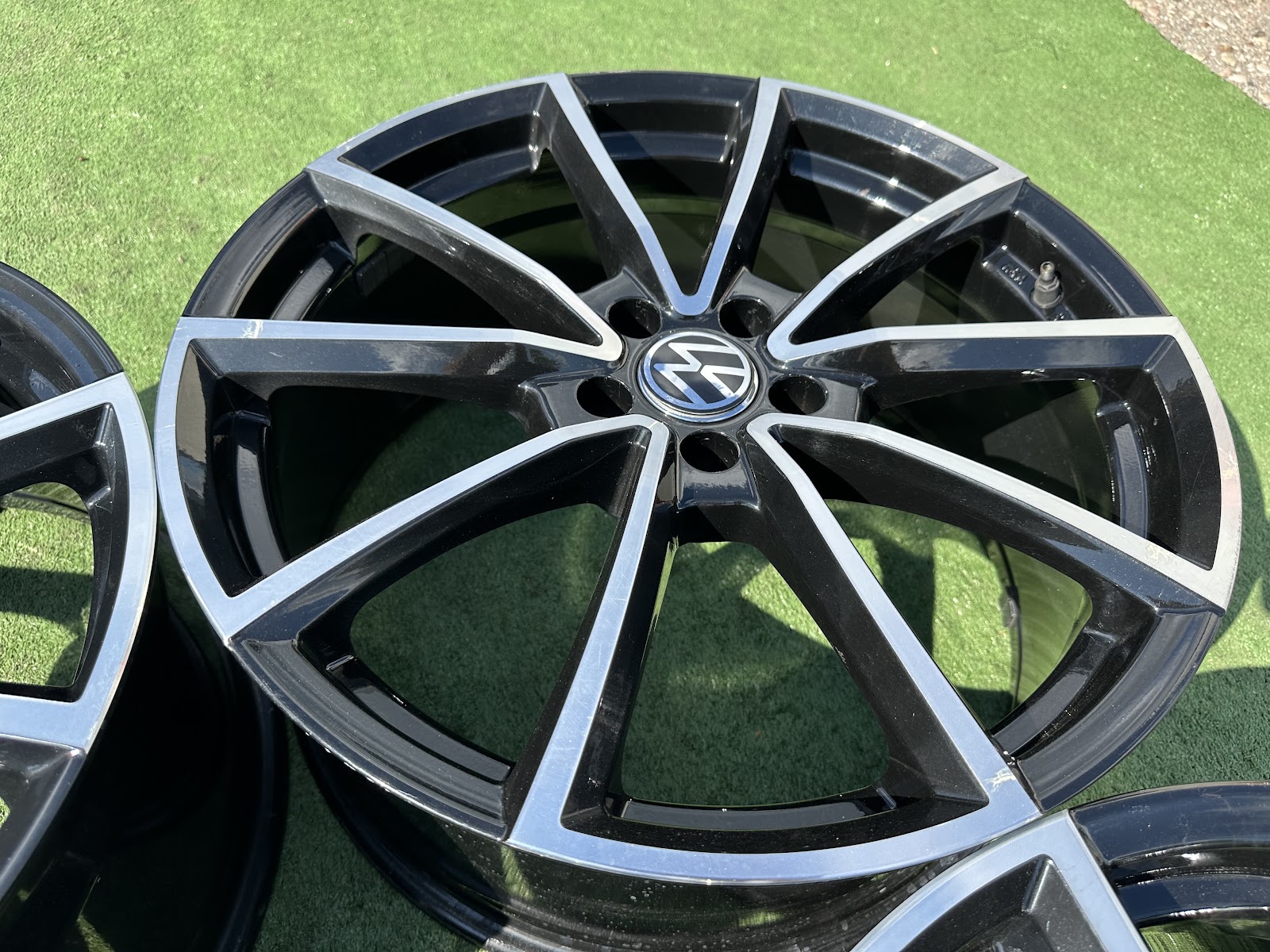 Volkswagen VOKISKI - 9J, ET33 - Image 5
