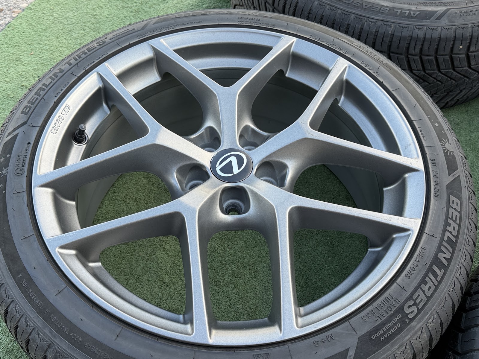 Lexus Vokiski 8J, ET40 - Image 2