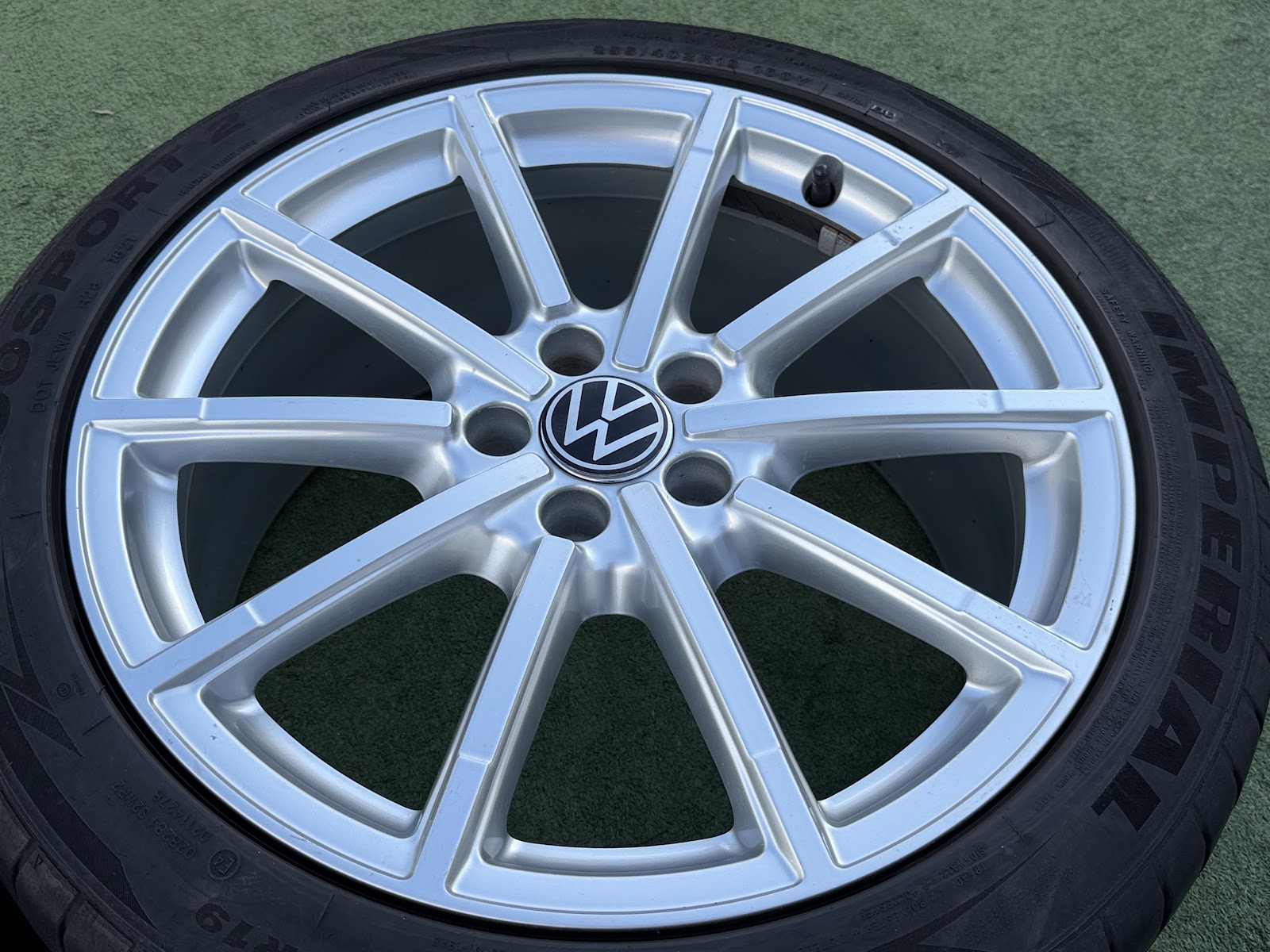 Volkswagen VOKISKI, 8.5J ET43 - Image 4