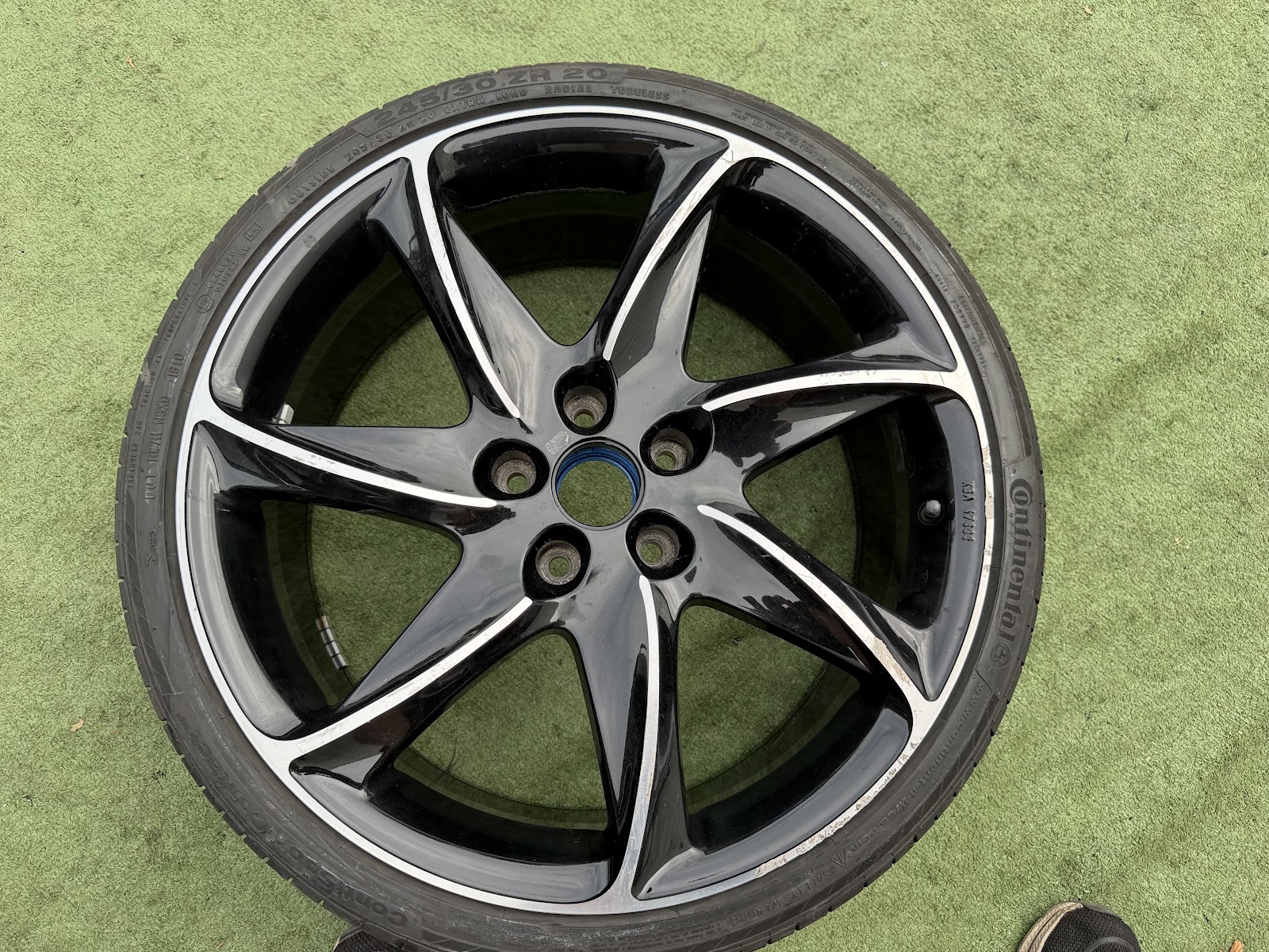Continental 245/30 R20 - Image 8