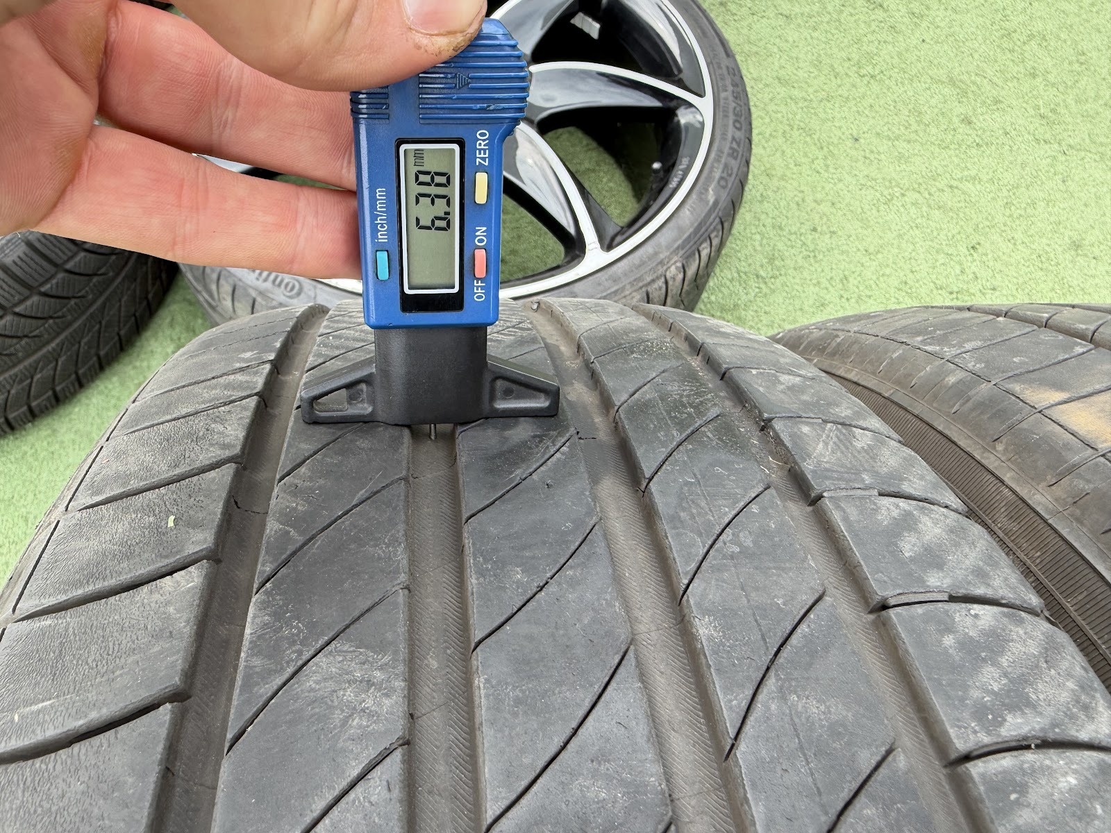 Michelin 235/55 R19 - Image 4