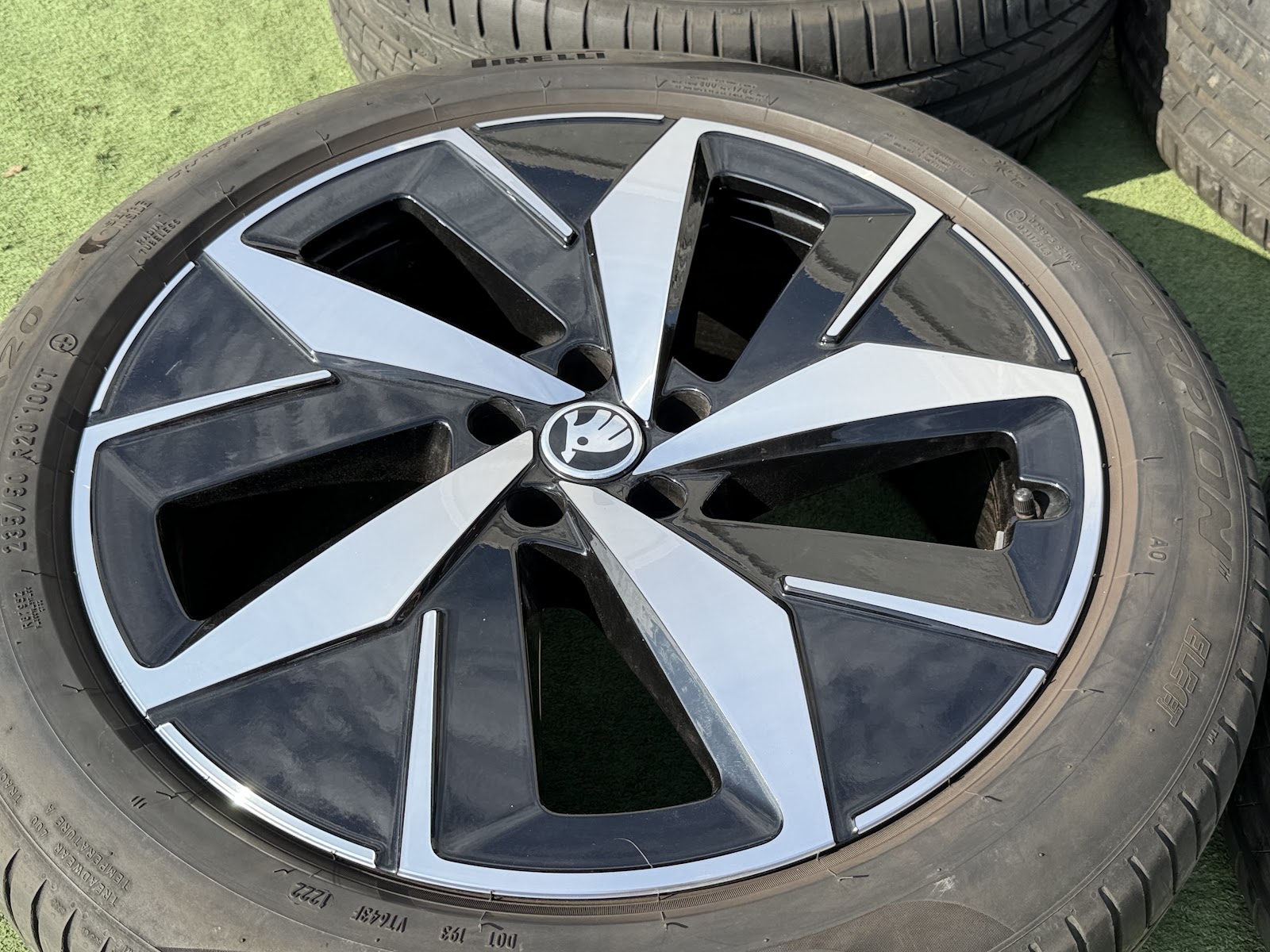 Skoda ENYAQ, 9J ET42 IR 8J ET45 - Image 2