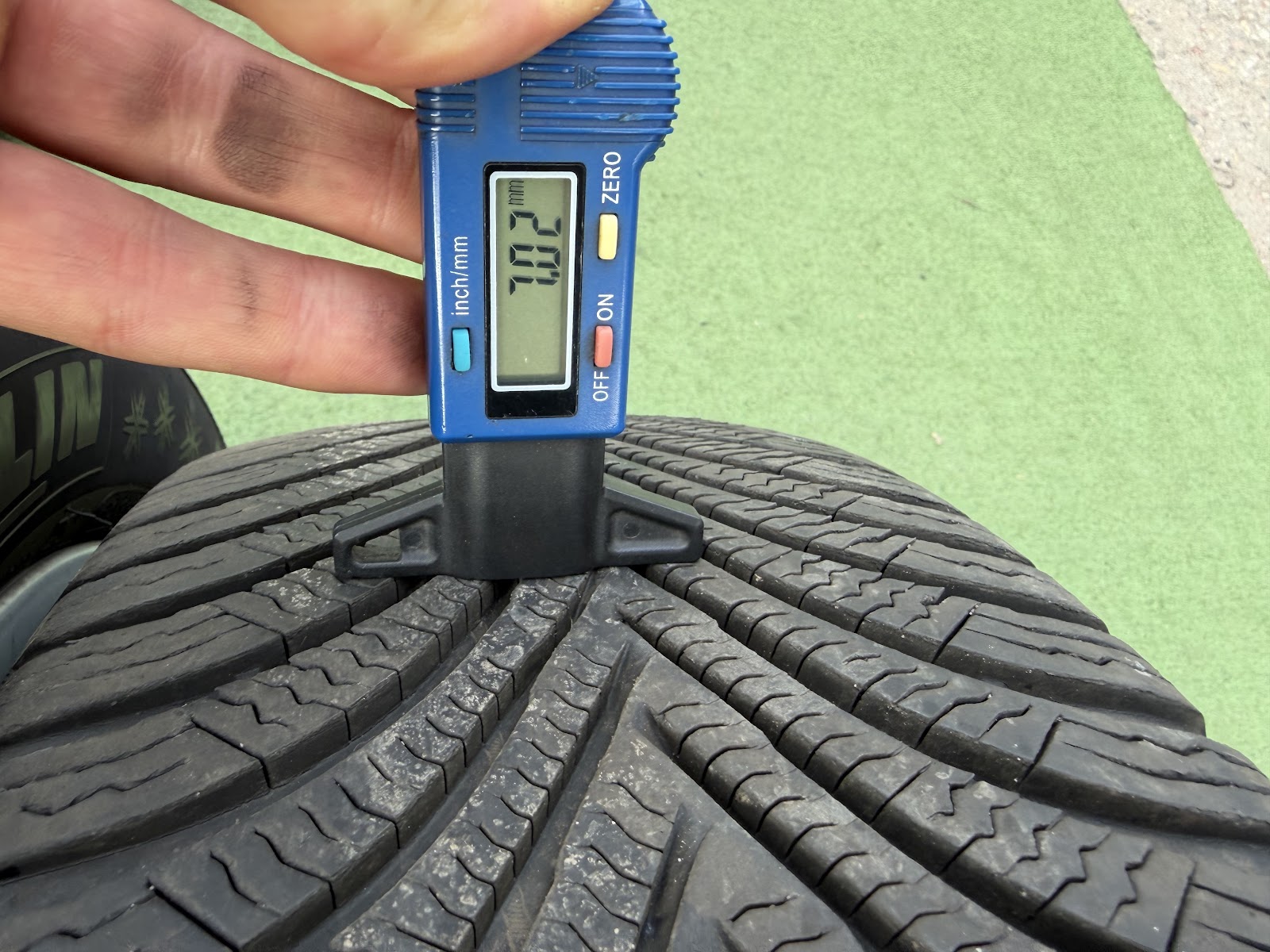 Michelin 225/55 R17 - Image 4