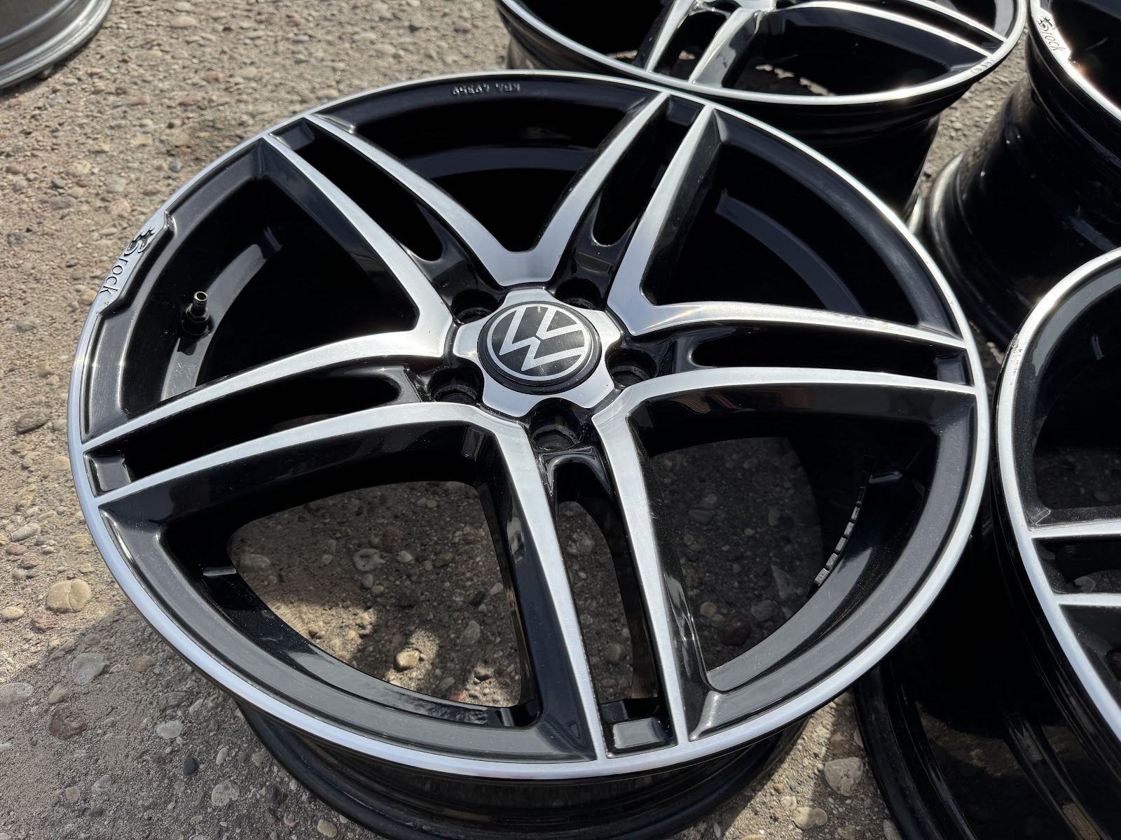 Volkswagen VOKISKI - 8J, ET35 - Image 2