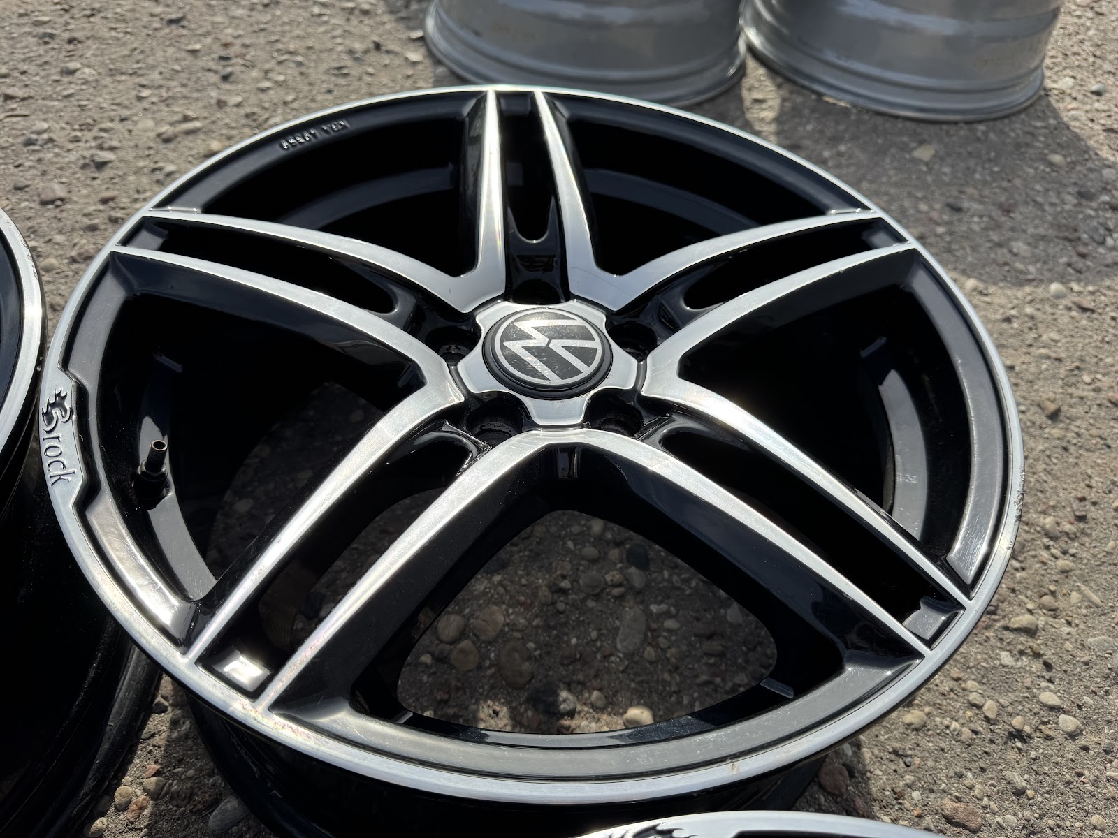 Volkswagen VOKISKI - 8J, ET35 - Image 4